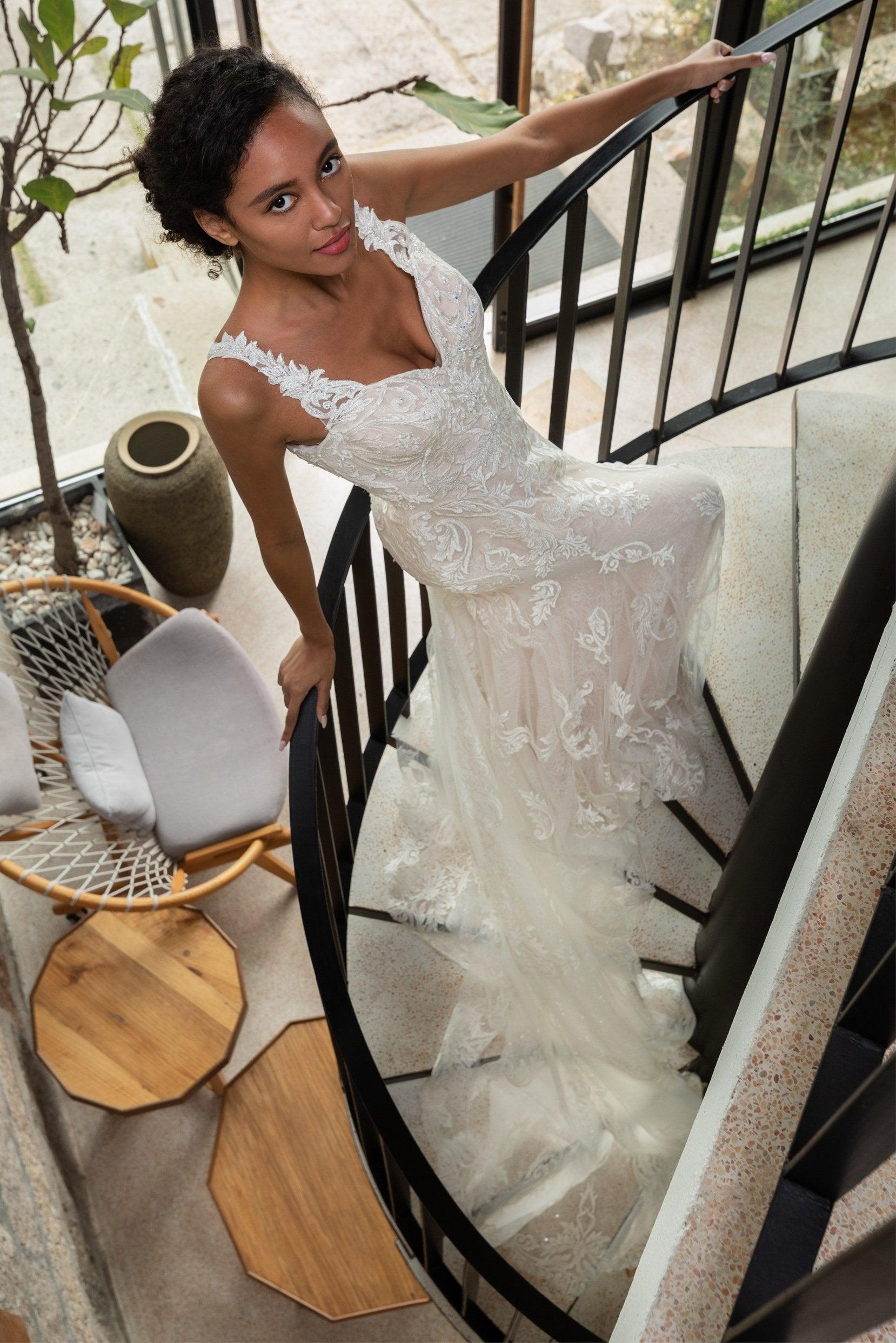 Trumpet-Mermaid Cathedral Train Tulle Wedding Dress CW2375 - COCOMELODY