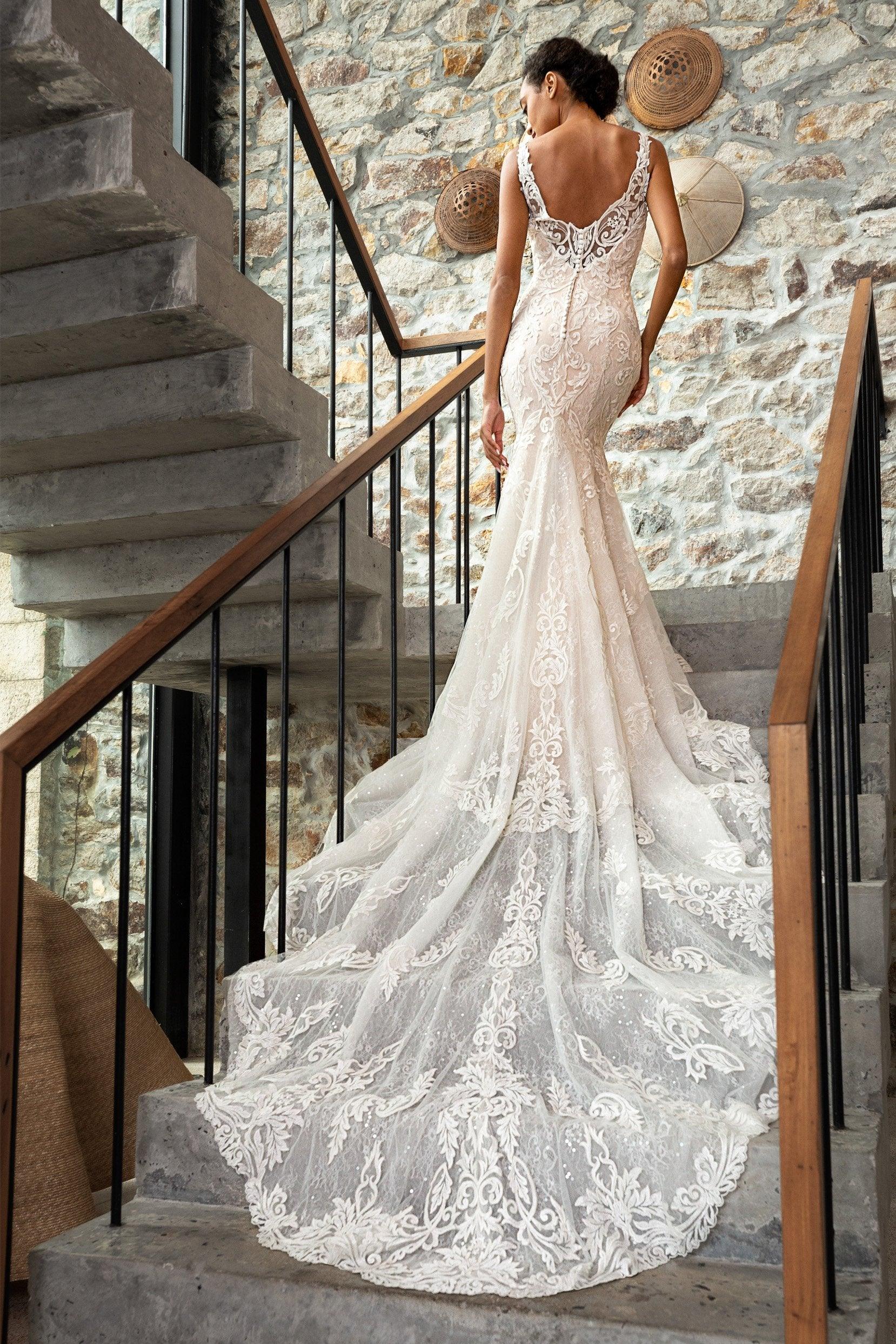 Trumpet-Mermaid Cathedral Train Tulle Wedding Dress CW2375 - COCOMELODY