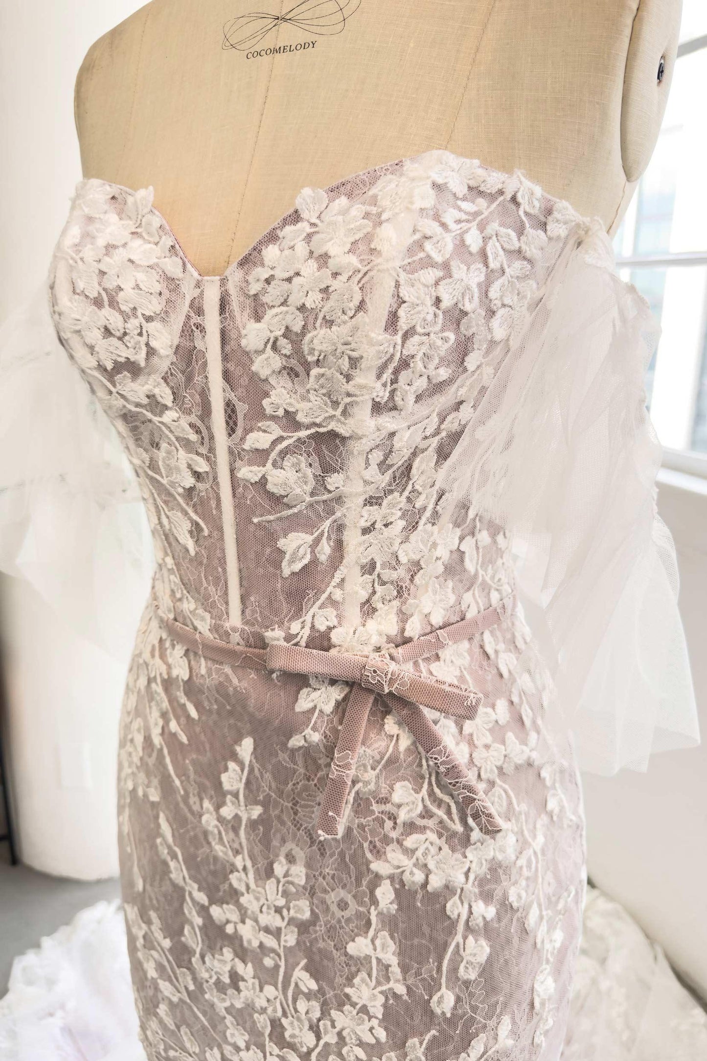 Trumpet-Mermaid Court Train Sparkle Tulle Wedding Dress CW2998 - COCOMELODY