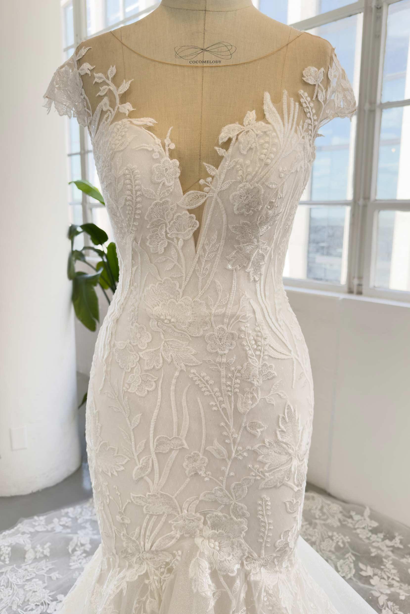 Trumpet-Mermaid Chapel Train Lace Tulle Wedding Dress CW3000 - COCOMELODY