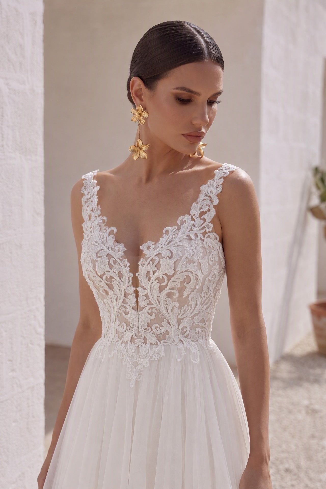 A-Line Court Train Lace Tulle Wedding Dress CW3262