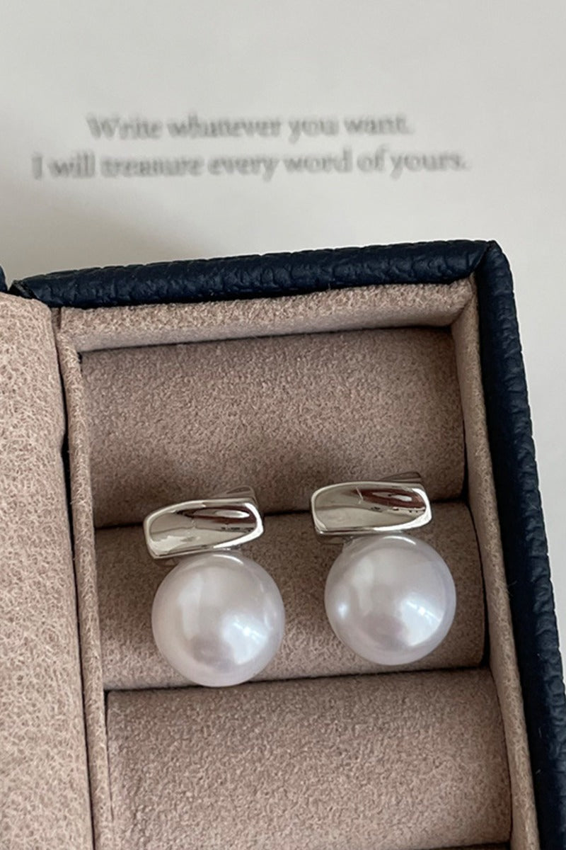 Minimalist Twist Bar Pearl Earrings 1067554457573