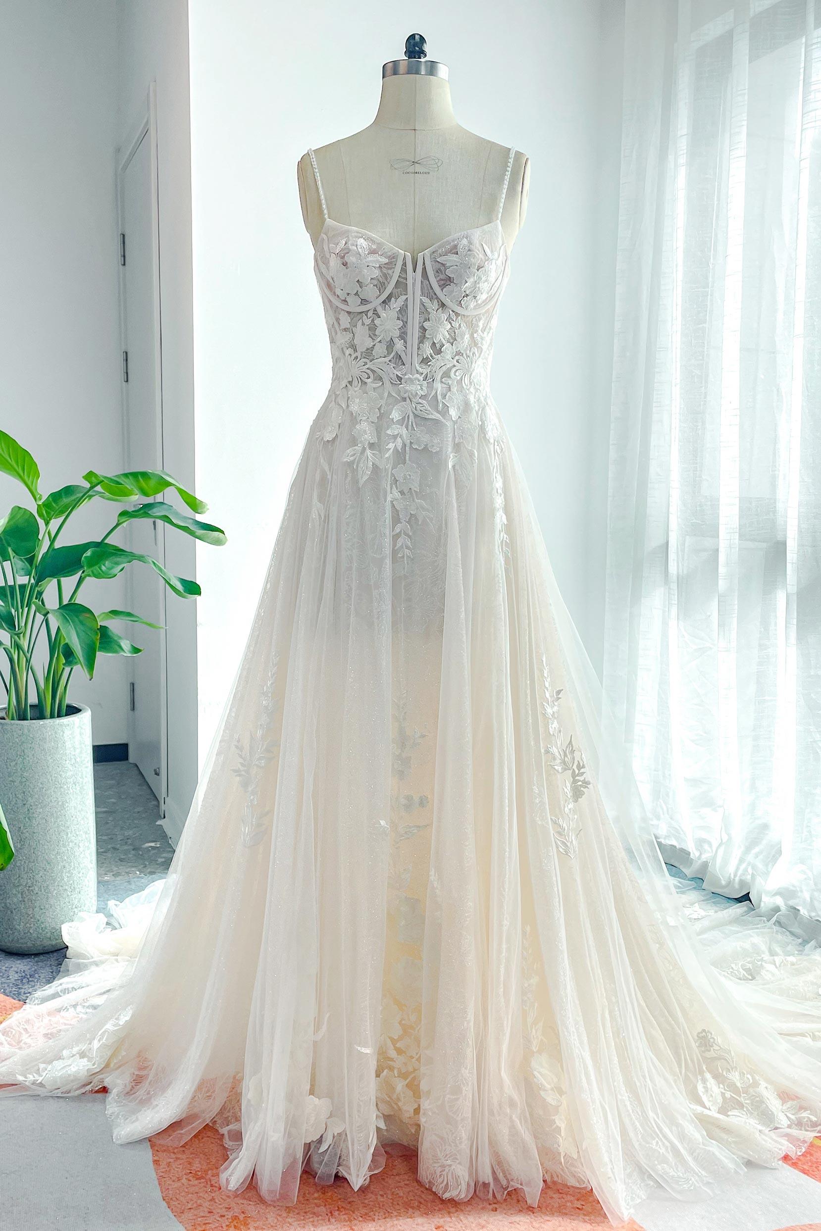 A-Line Court Train Lace Tulle Wedding Dress CW3140 - COCOMELODY