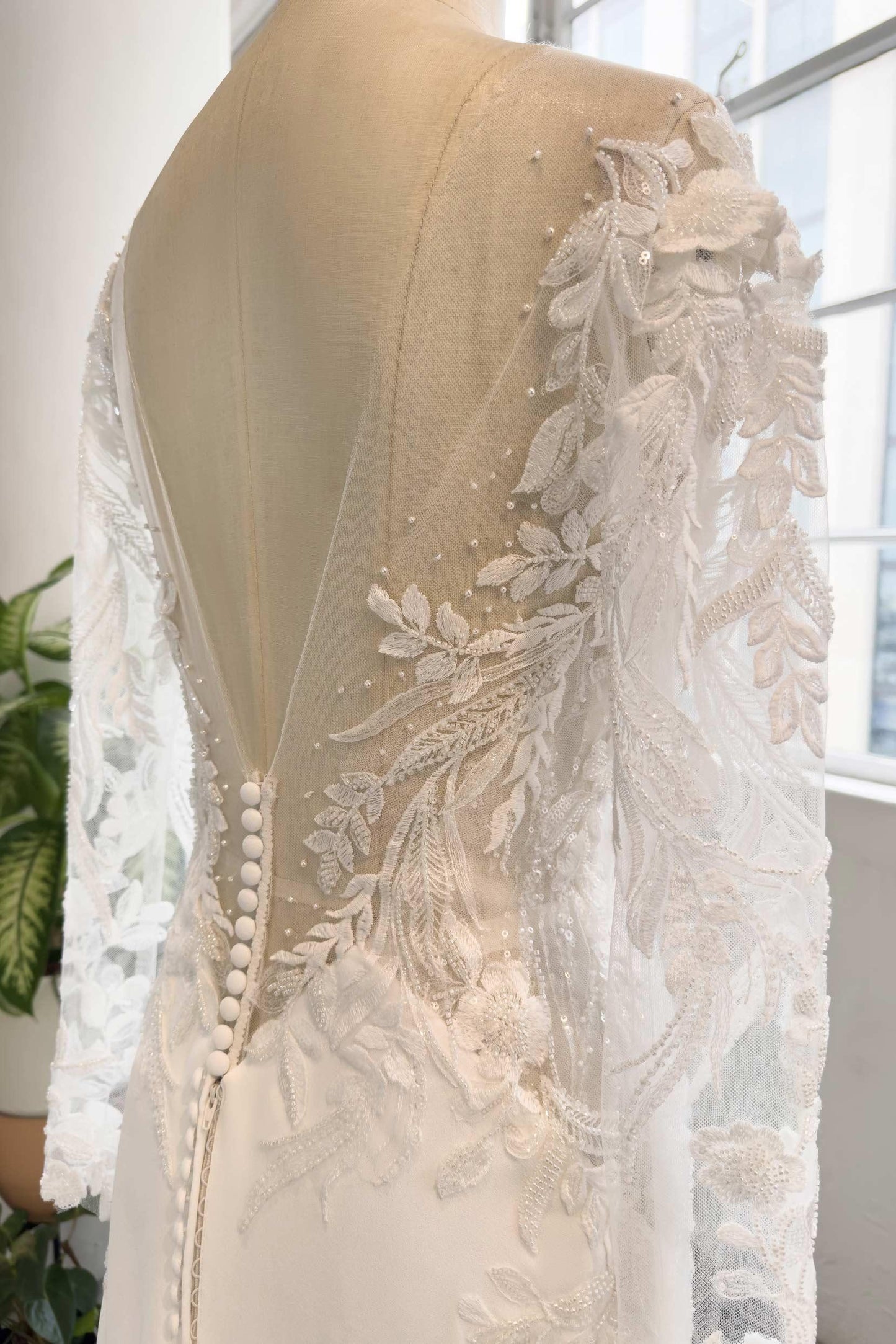 Trumpet-Mermaid Chapel Train Lace Wedding Dress CW2995 - COCOMELODY