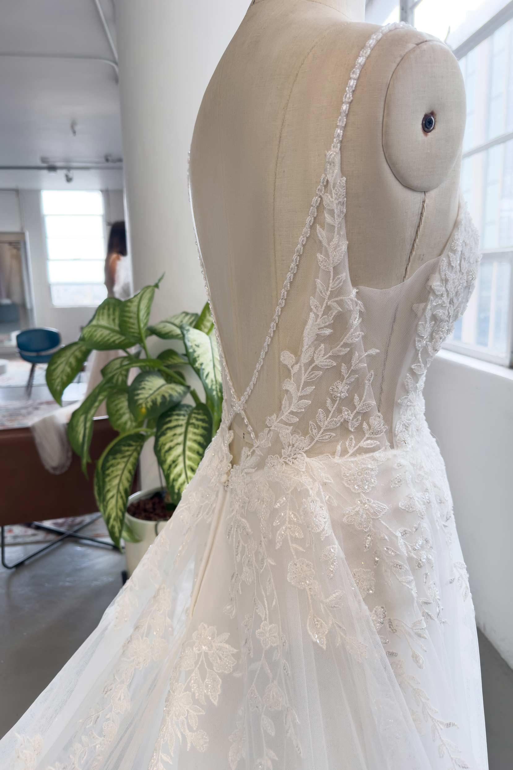 A-Line Cathedral Train Lace Tulle Wedding Dress CW2996 - COCOMELODY