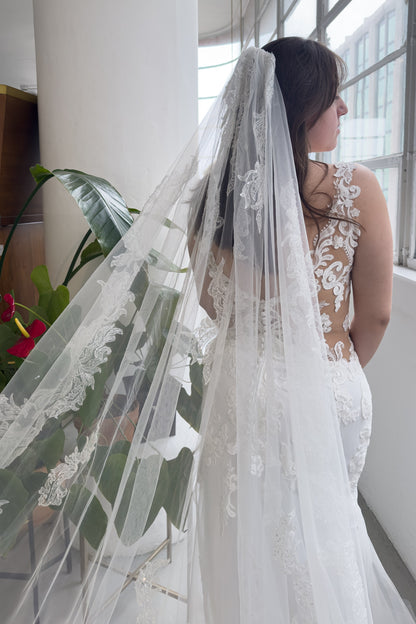One-tier Lace Edge Lace Tulle Chapel Veils with Appliques Beading CV0335