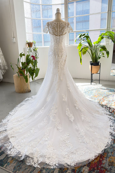 Trumpet-Mermaid Chapel Train  Lace Tulle Wedding Dress CW2993