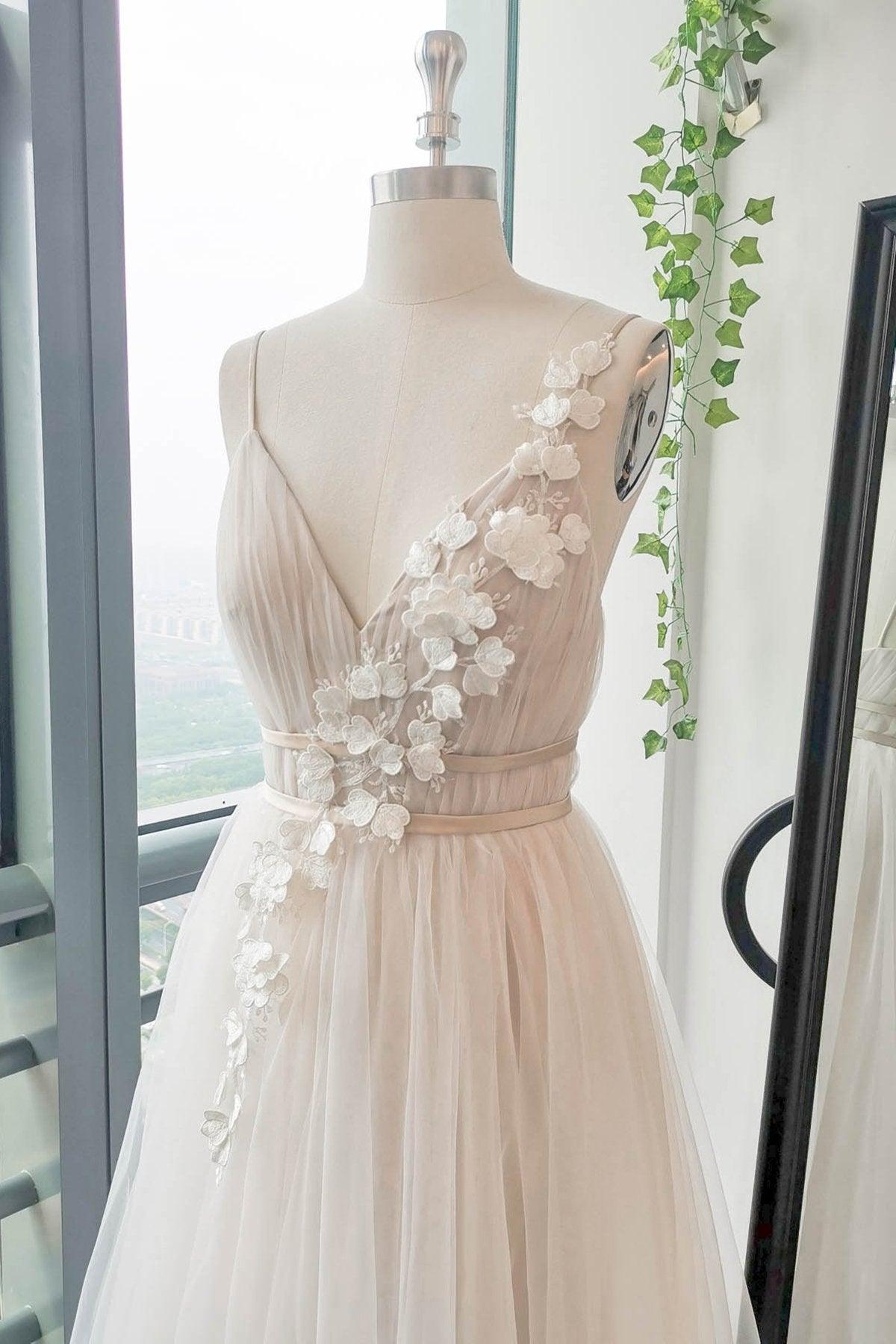 A-Line Sweep-Brush Train Lace Tulle Wedding Dress CW2760 - COCOMELODY