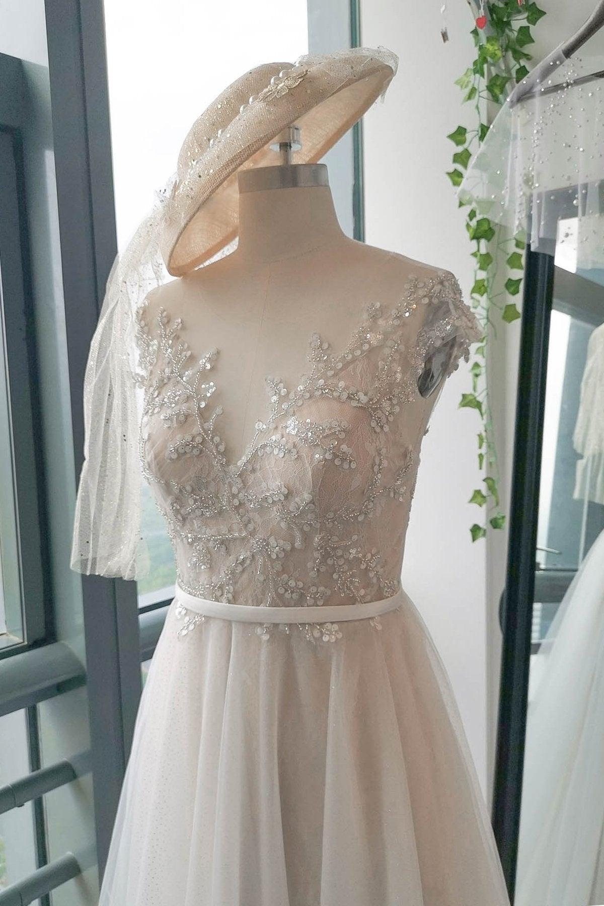 A-Line Sweep-Brush Train Lace Tulle Wedding Dress CW2739 - COCOMELODY