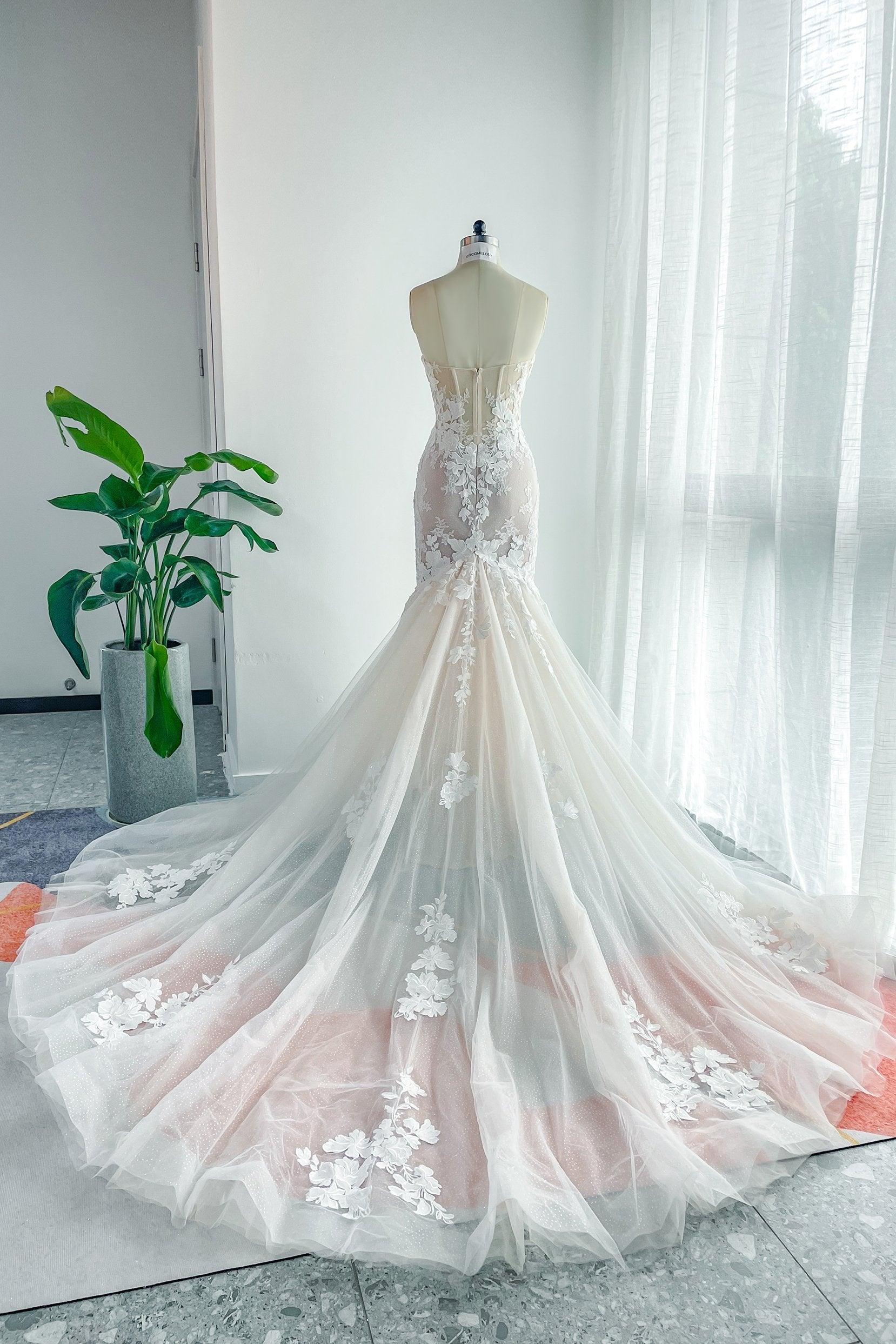 Trumpet-Mermaid Chapel Train Lace Tulle Wedding Dress CW3133 - COCOMELODY