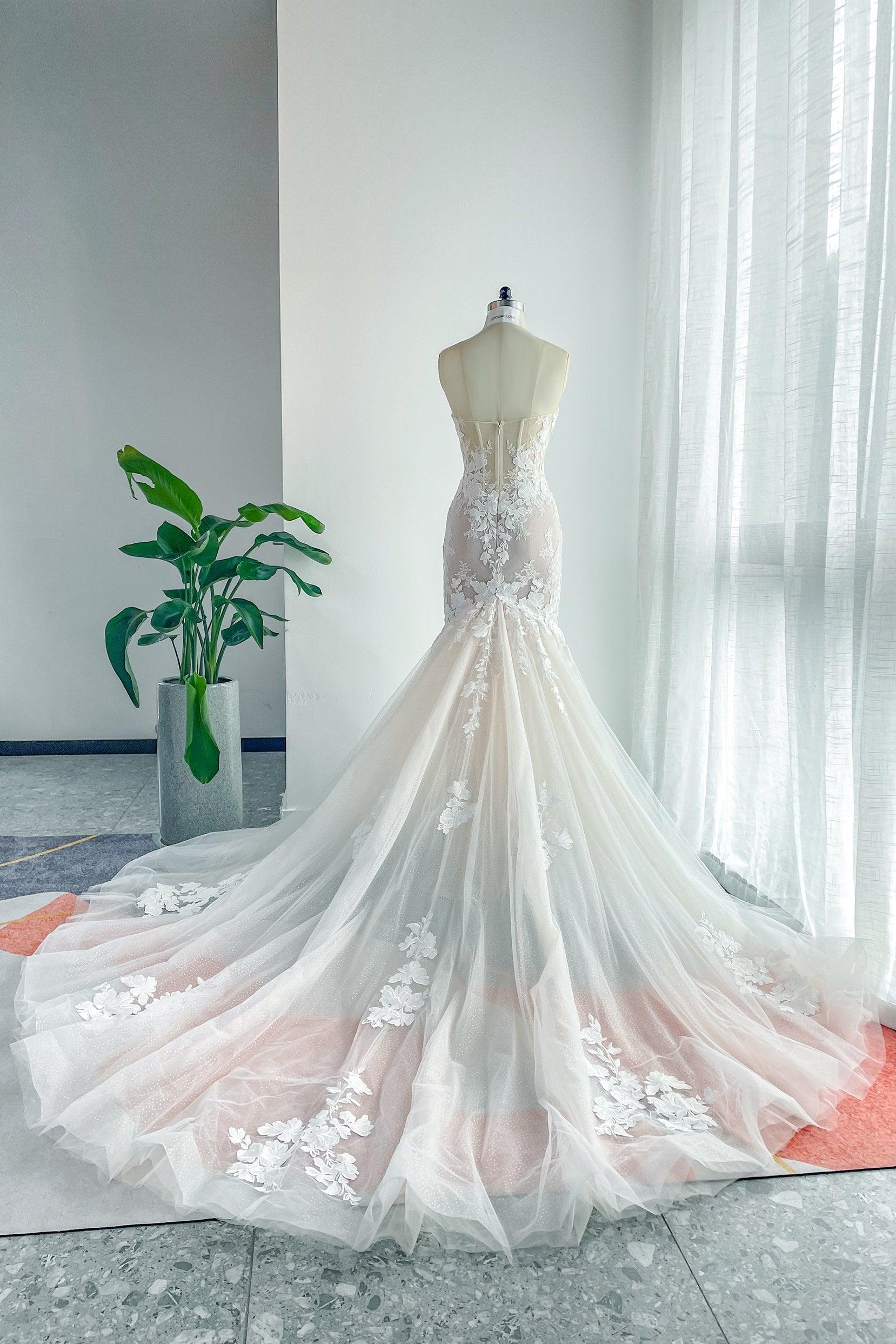 Trumpet-Mermaid Chapel Train Lace Tulle Wedding Dress CW3133 - COCOMELODY