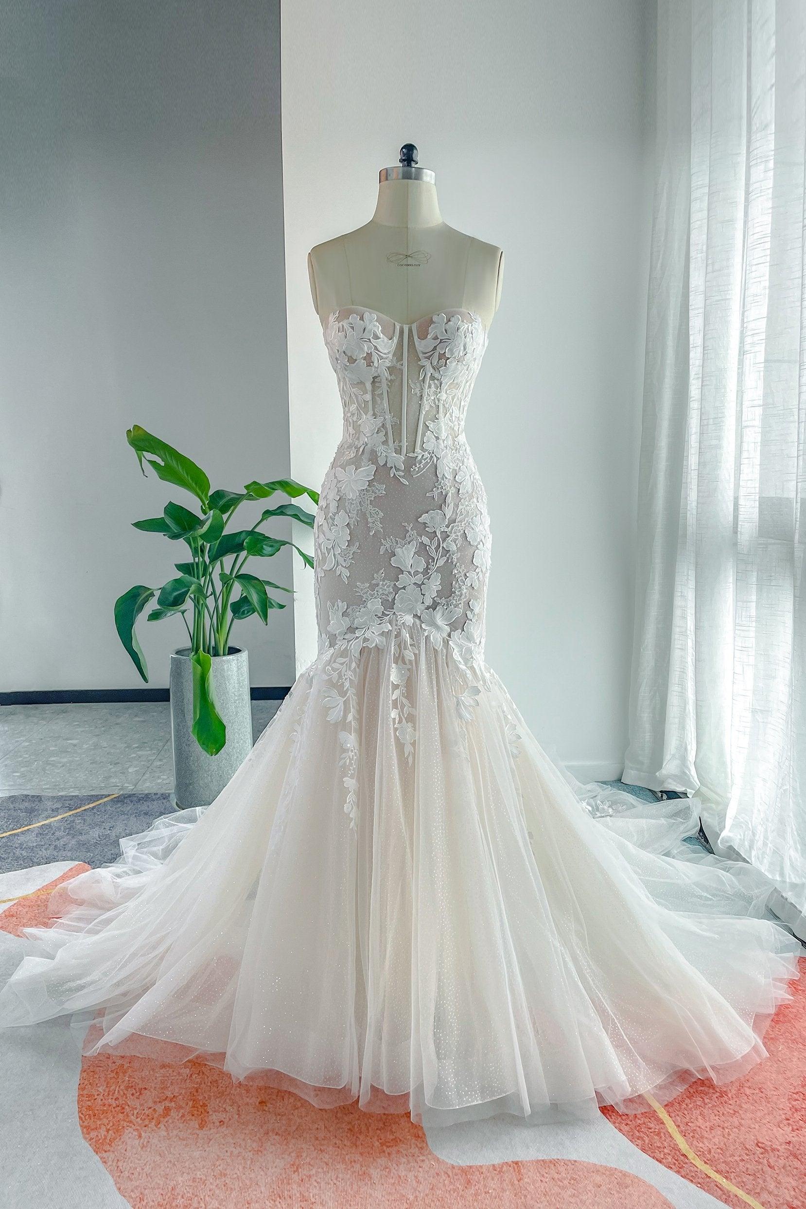 Trumpet-Mermaid Chapel Train Lace Tulle Wedding Dress CW3133 - COCOMELODY