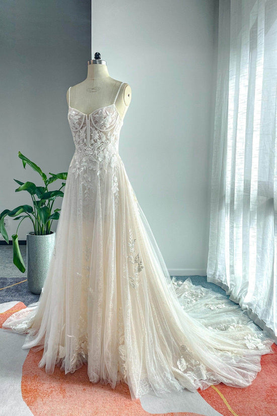 A-Line Court Train Tulle and Lace Wedding Dress B14E3A024