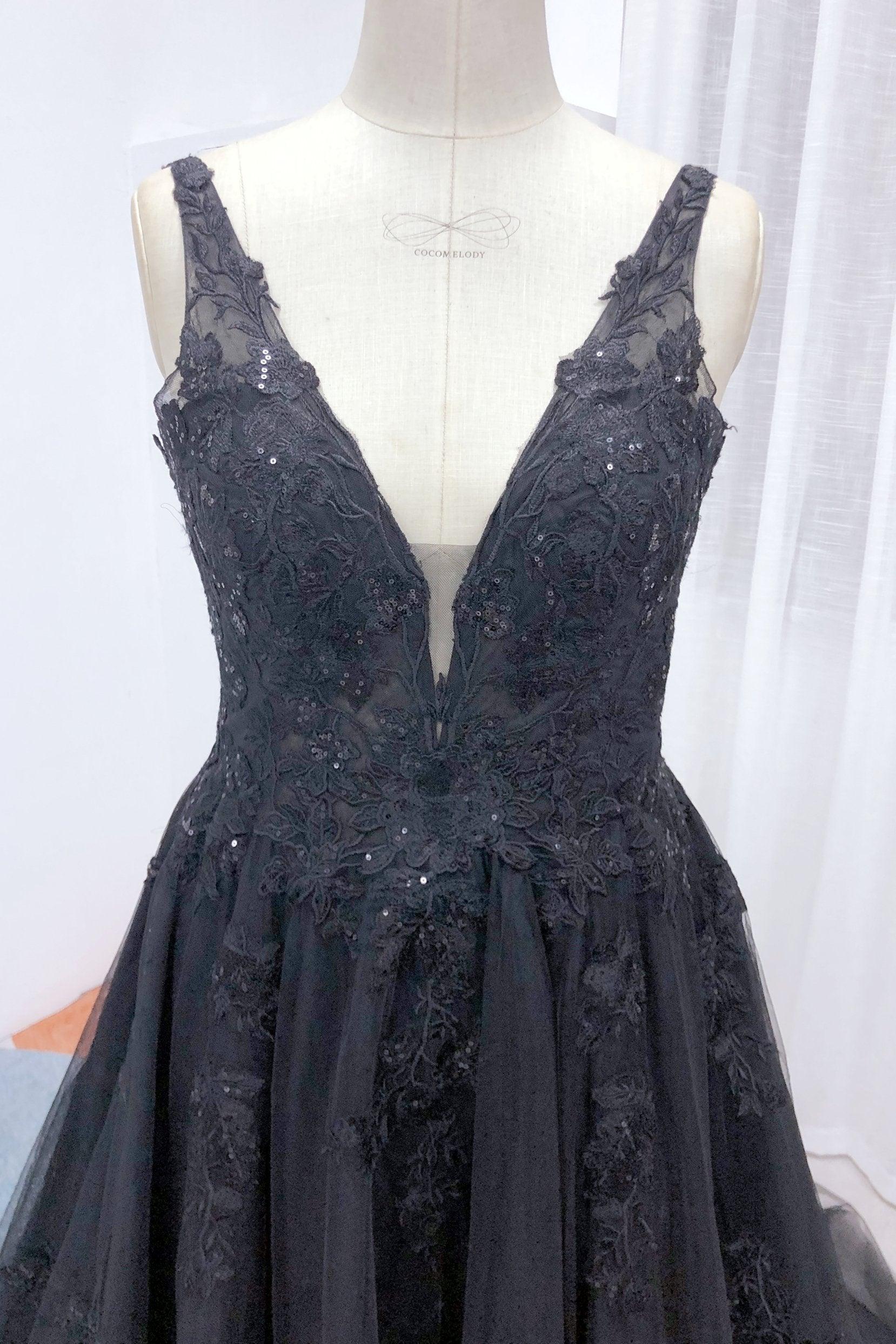A-Line Chapel Train Lace Tulle Wedding Dress CW2806 - COCOMELODY