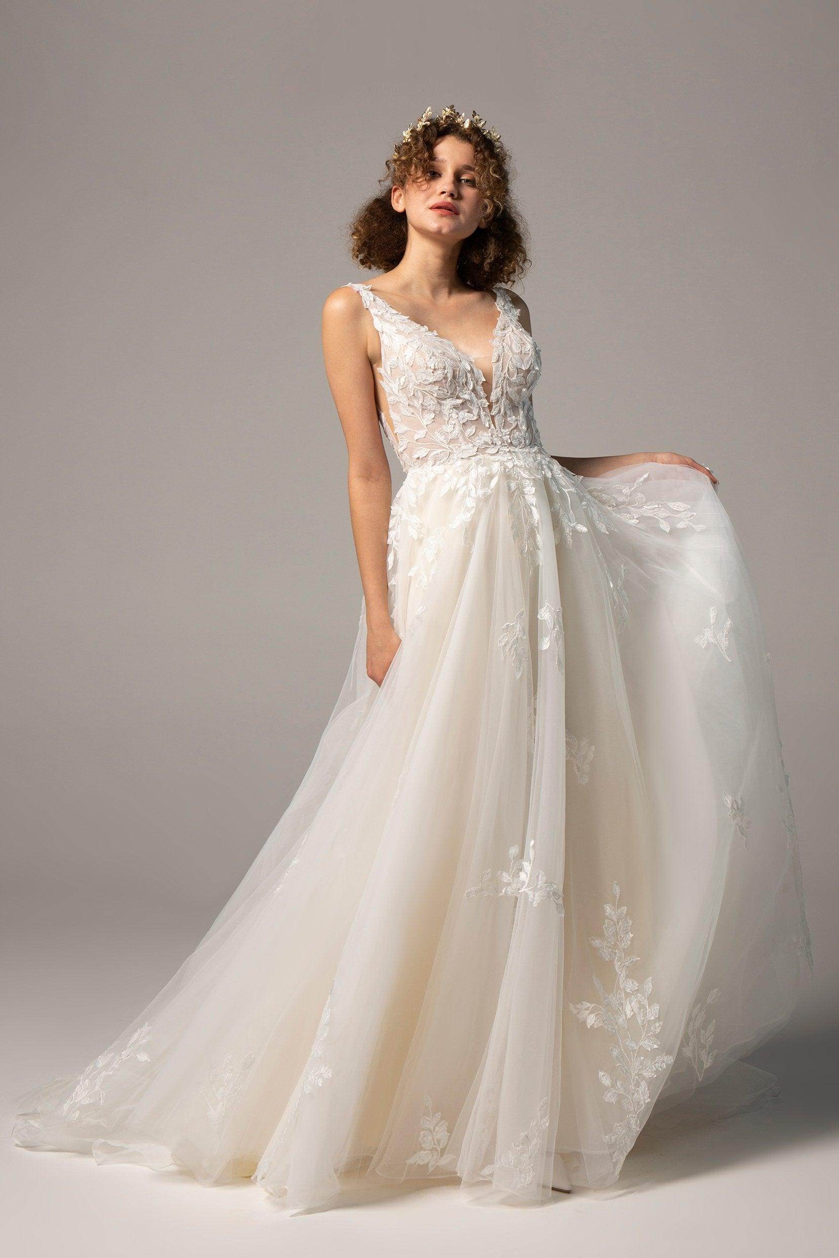 A-Line Court Train Tulle Wedding Dress CW2368 - COCOMELODY