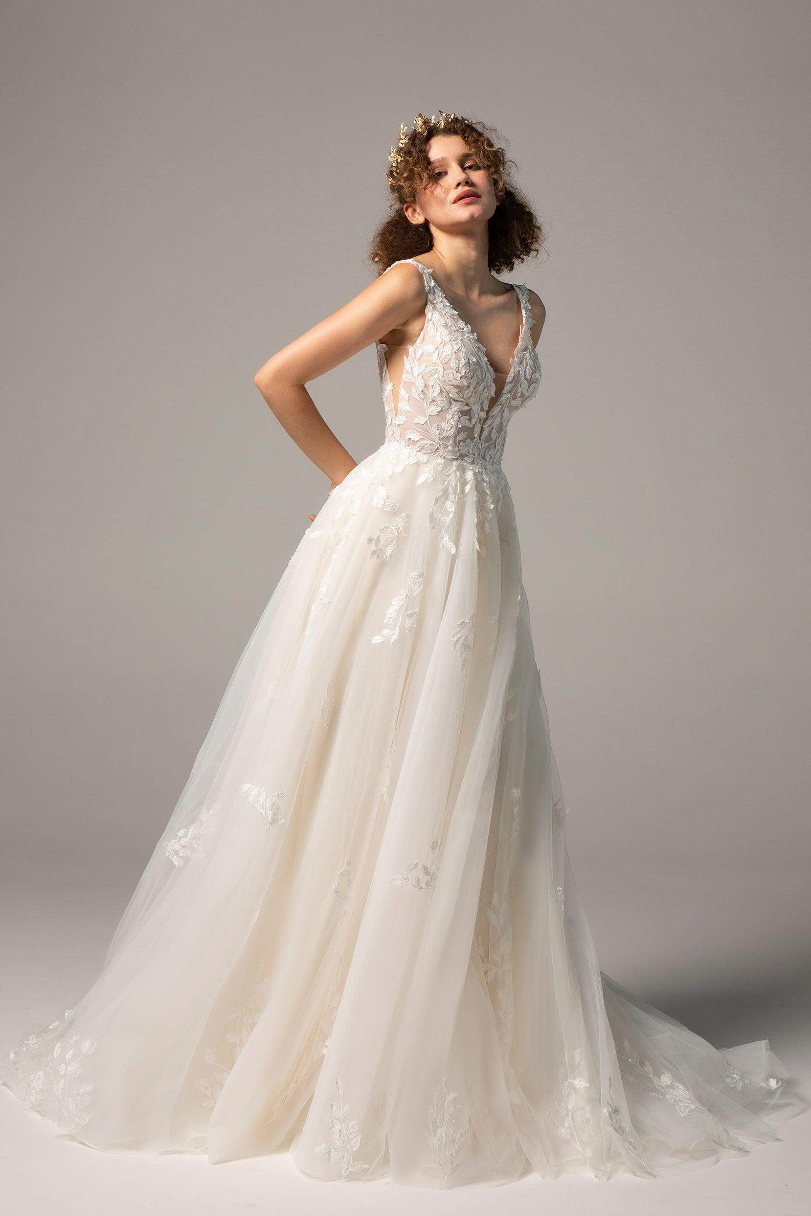 A-Line Court Train Tulle Wedding Dress CW2368 - COCOMELODY
