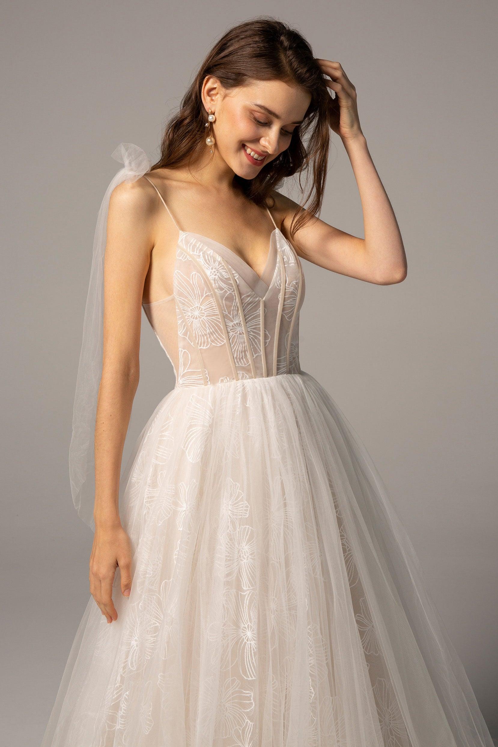 A-Line Court Train Tulle Wedding Dress CW2165 - COCOMELODY