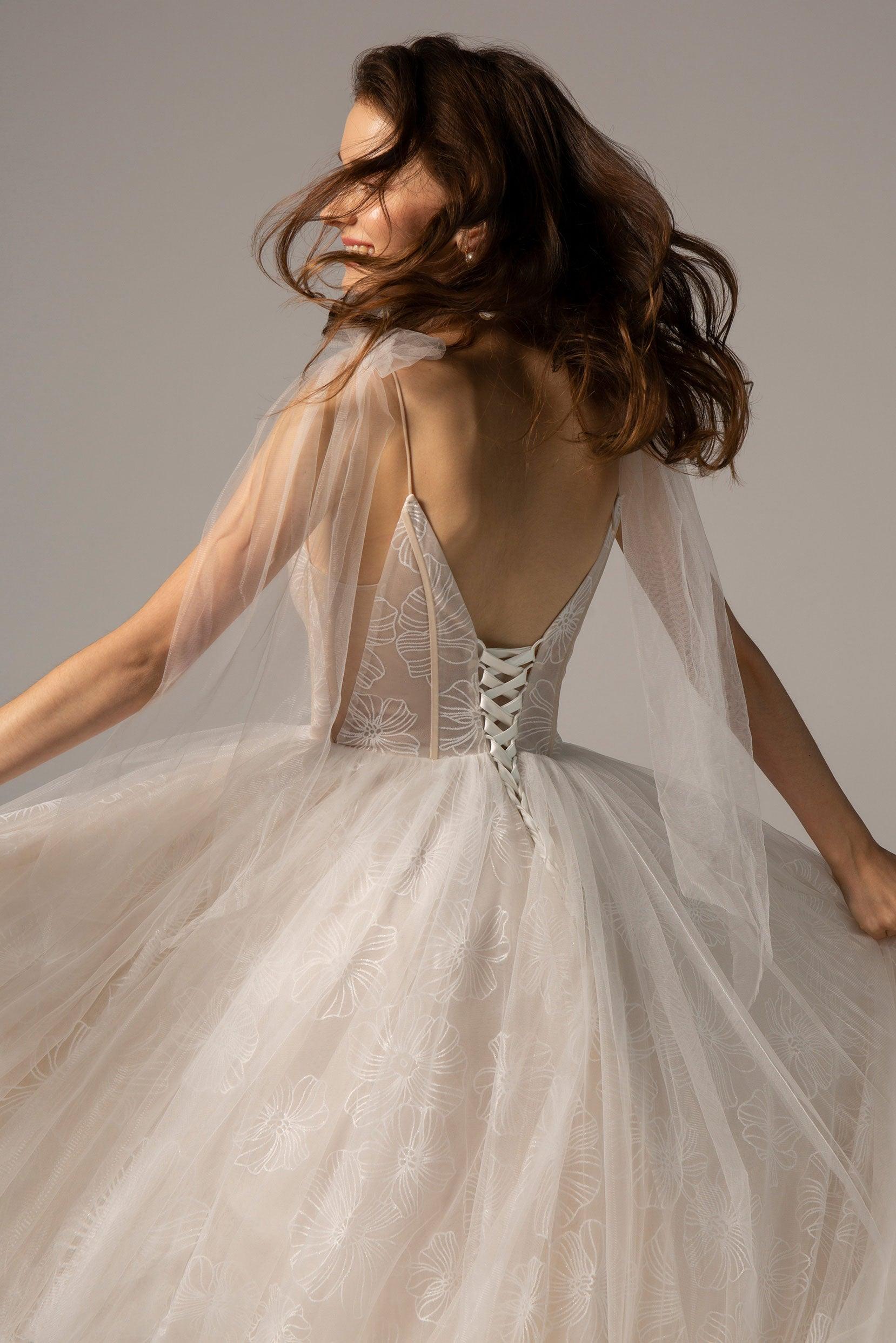 A-Line Court Train Tulle Wedding Dress CW2165 - COCOMELODY