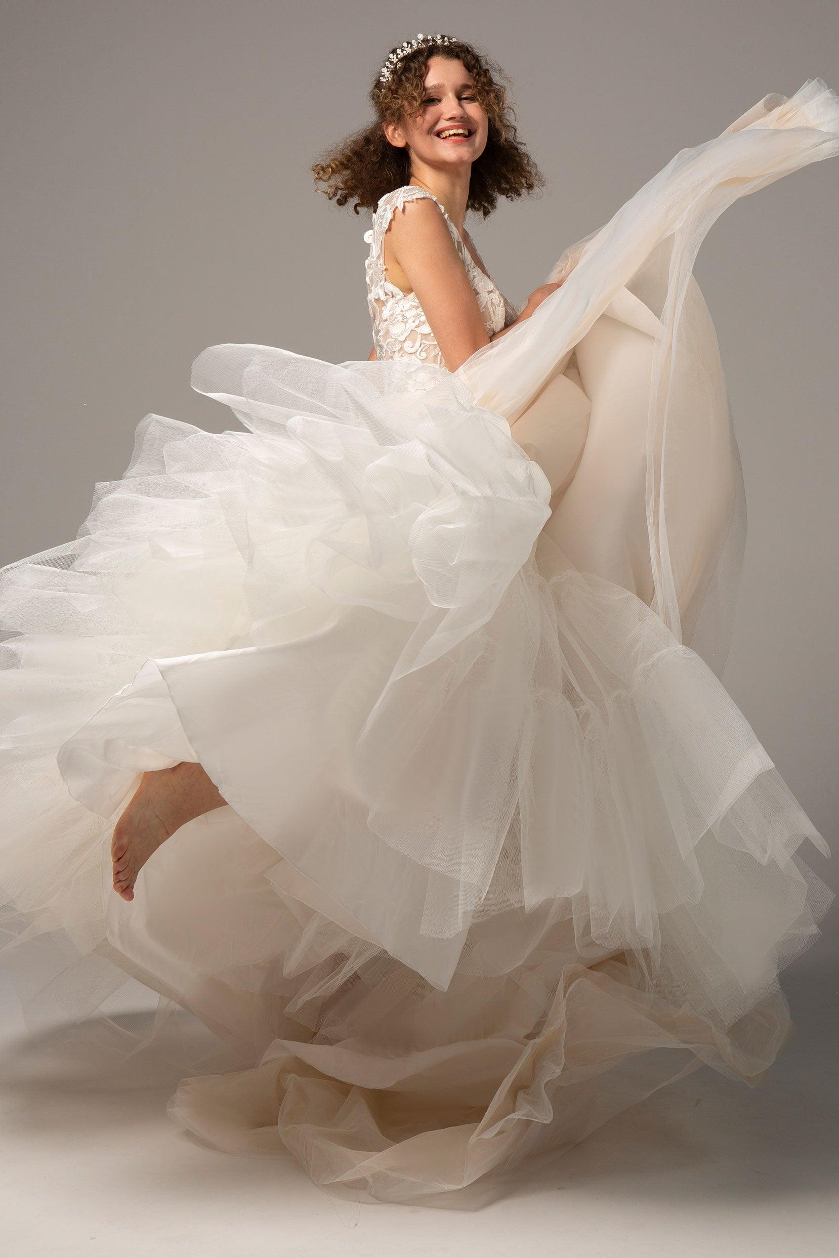 A-Line Chapel Train Tulle Wedding Dress CW2385 - COCOMELODY