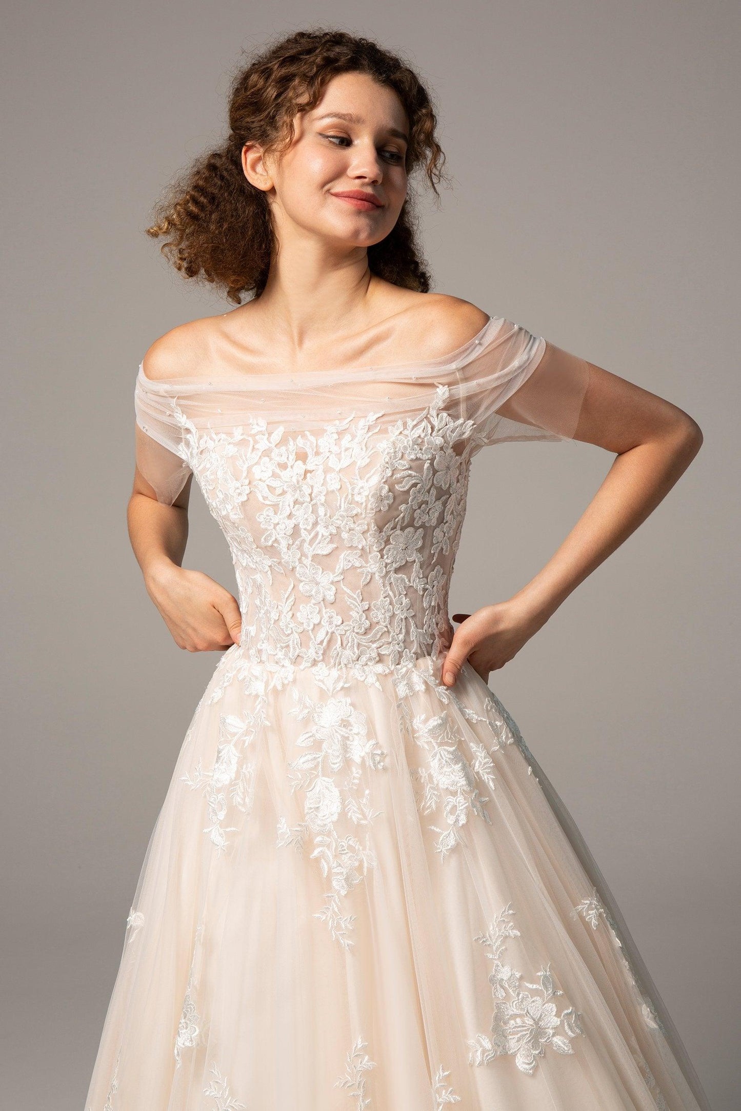 A-Line Court Train Tulle Wedding Dress CW2355 - COCOMELODY