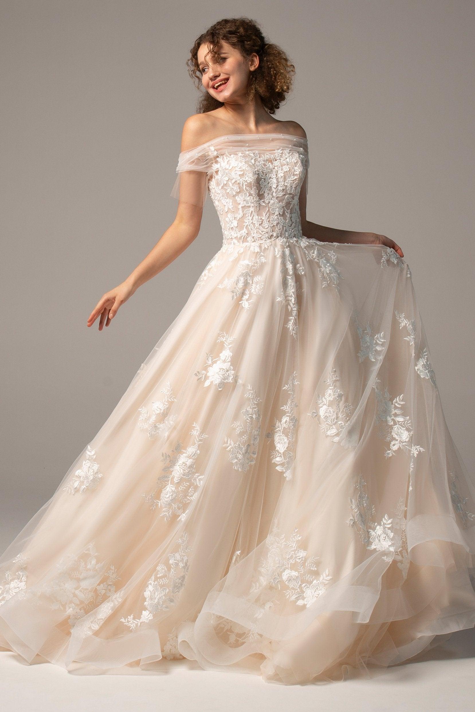 A-Line Court Train Tulle Wedding Dress CW2355 - COCOMELODY