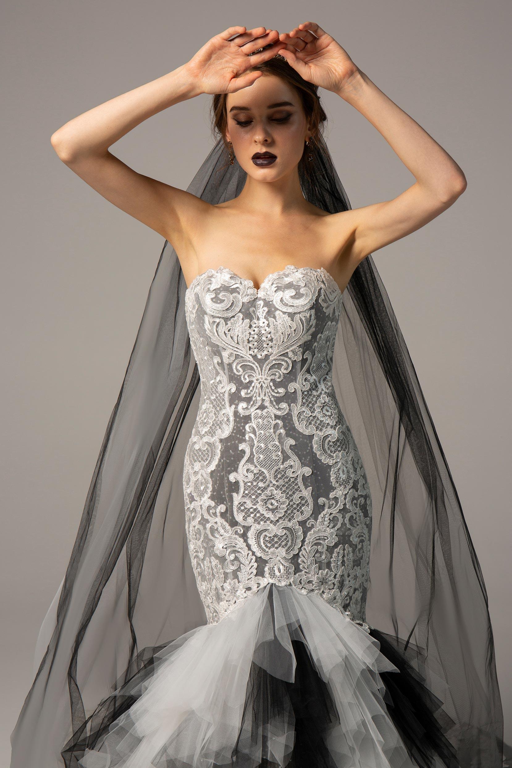 Trumpet-Mermaid Court Train Lace Tulle Wedding Dress CW2137 - COCOMELODY
