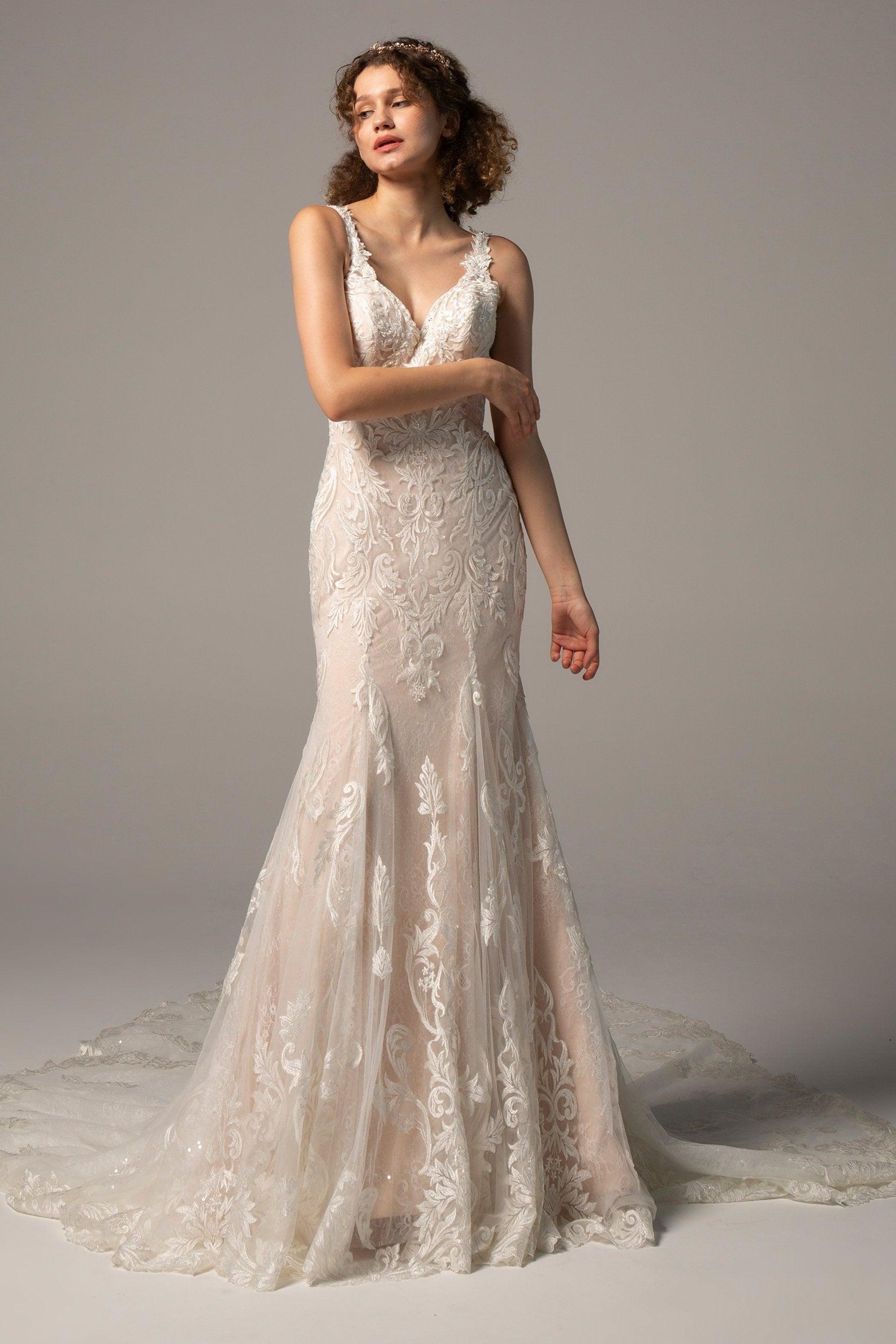 Trumpet-Mermaid Cathedral Train Tulle Wedding Dress CW2375 - COCOMELODY