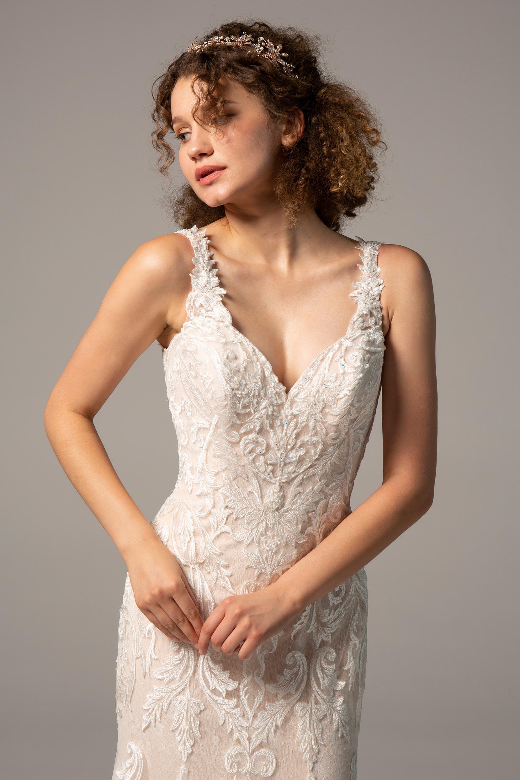 Trumpet-Mermaid Cathedral Train Tulle Wedding Dress CW2375 - COCOMELODY