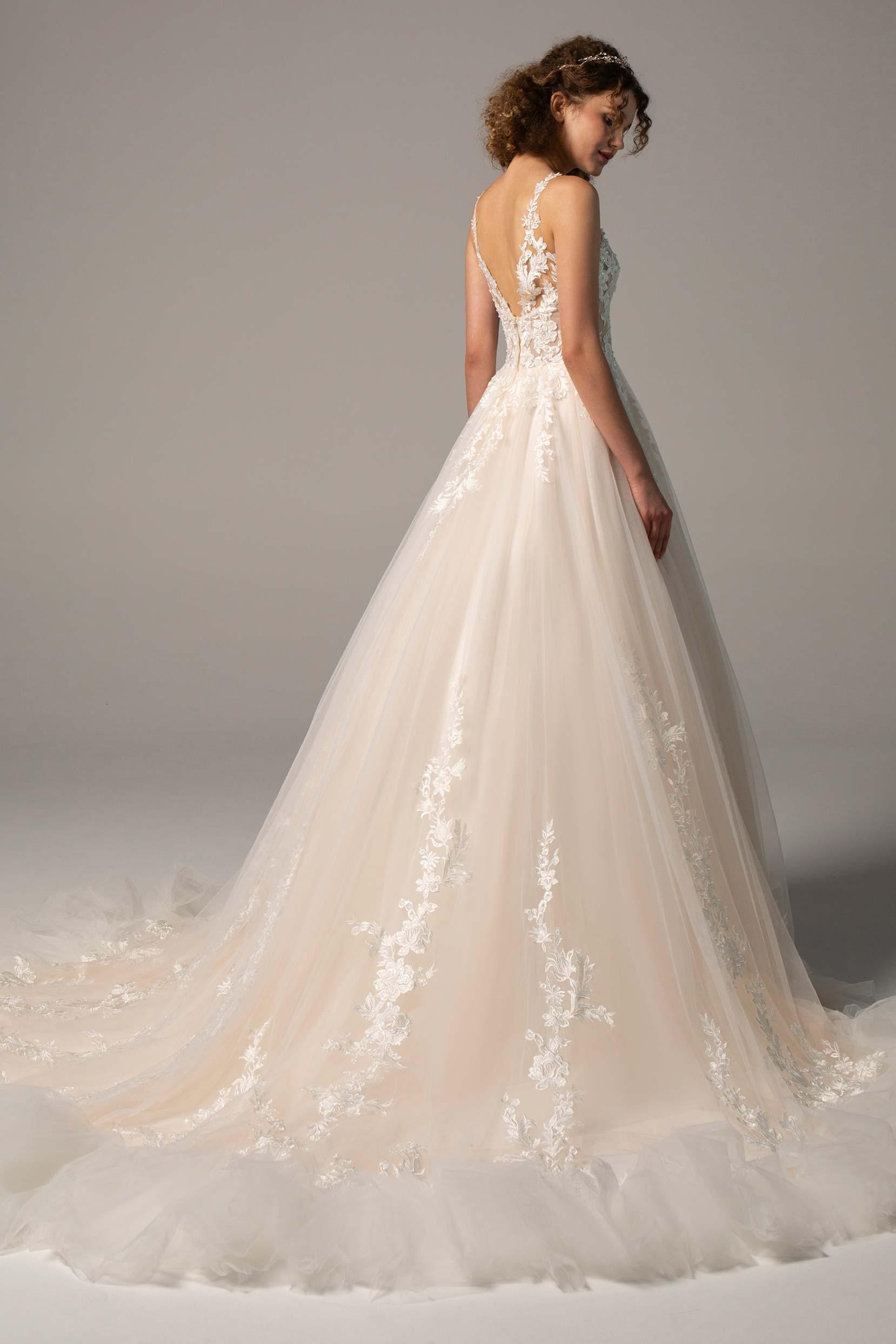 A-Line Court Train Tulle Wedding Dress CW2359 - COCOMELODY