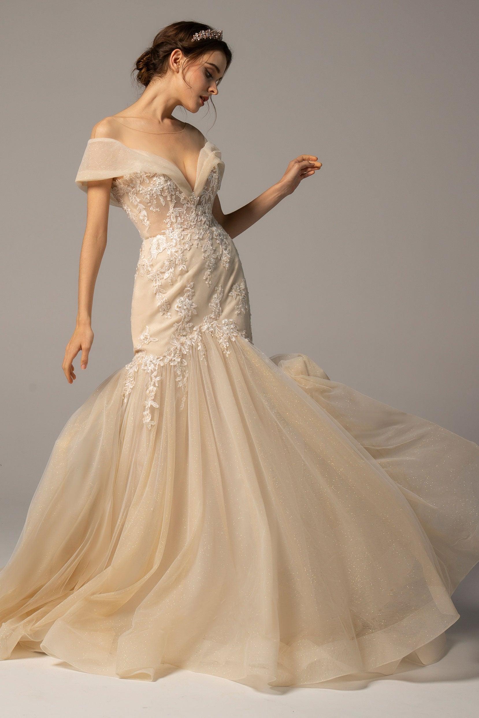 Trumpet-Mermaid Court Train Tulle Wedding Dress CW2377 - COCOMELODY