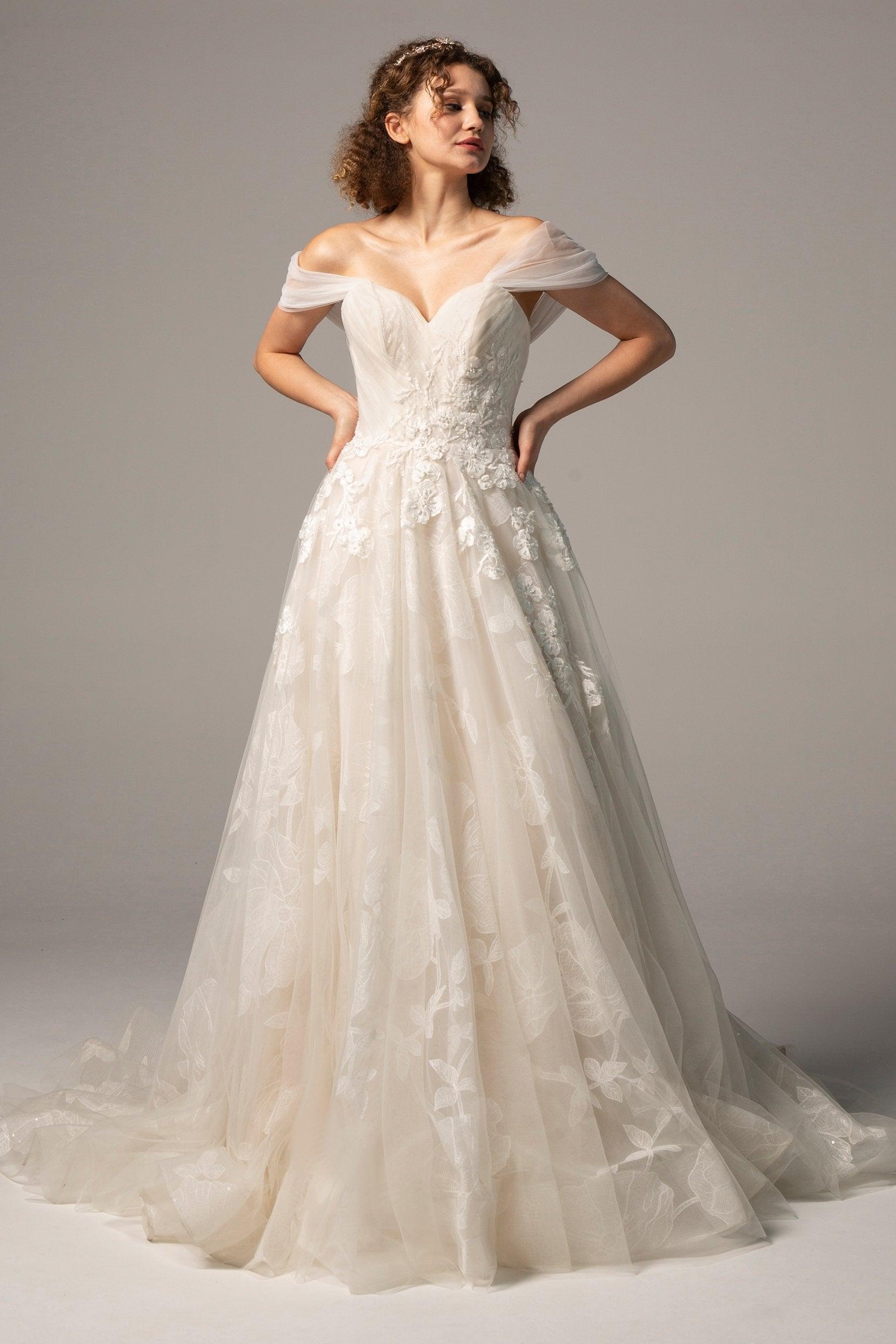 A-Line Court Train Tulle Wedding Dress CW2390 - COCOMELODY