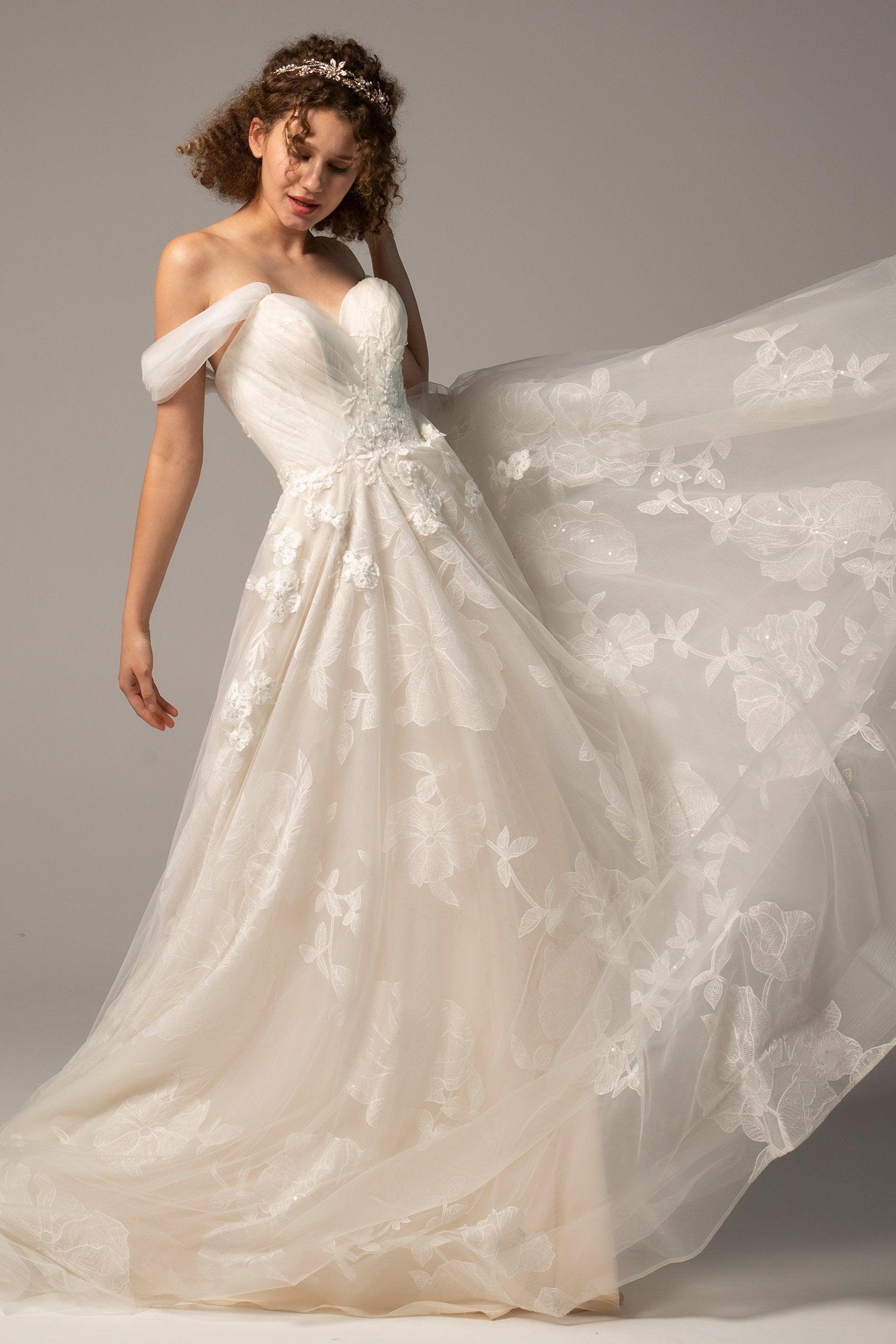 A-Line Court Train Tulle Wedding Dress CW2390 - COCOMELODY