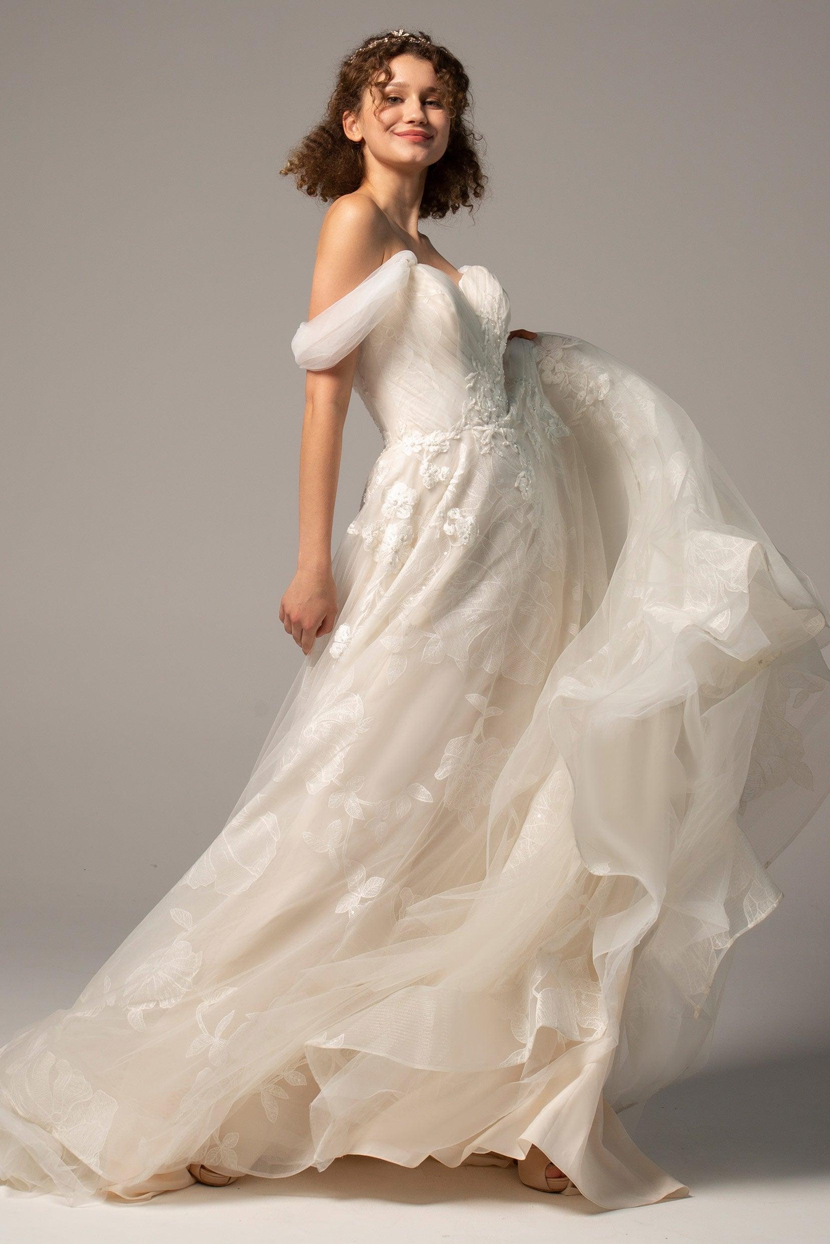 A-Line Court Train Tulle Wedding Dress CW2390 - COCOMELODY