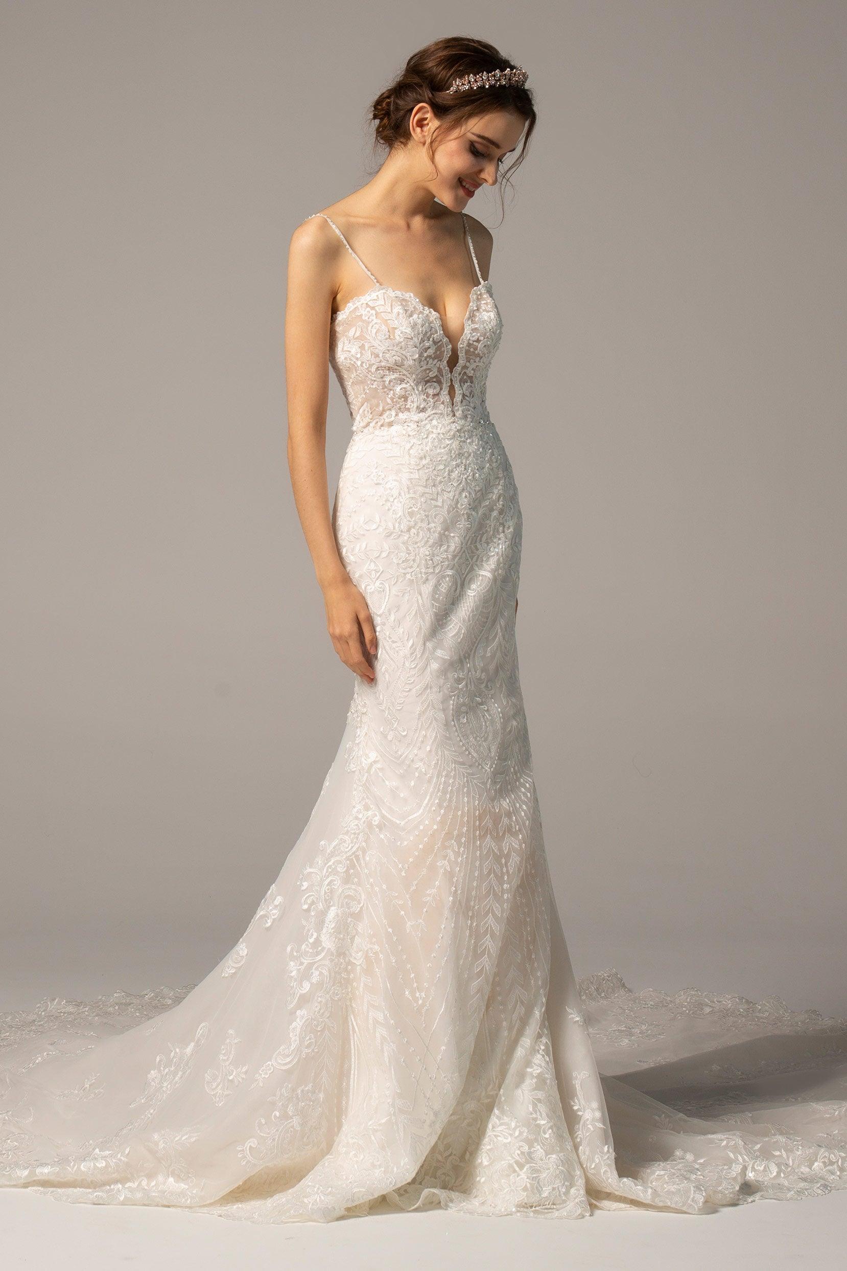 Trumpet-Mermaid Cathedral Train Tulle Wedding Dress CW2376 - COCOMELODY