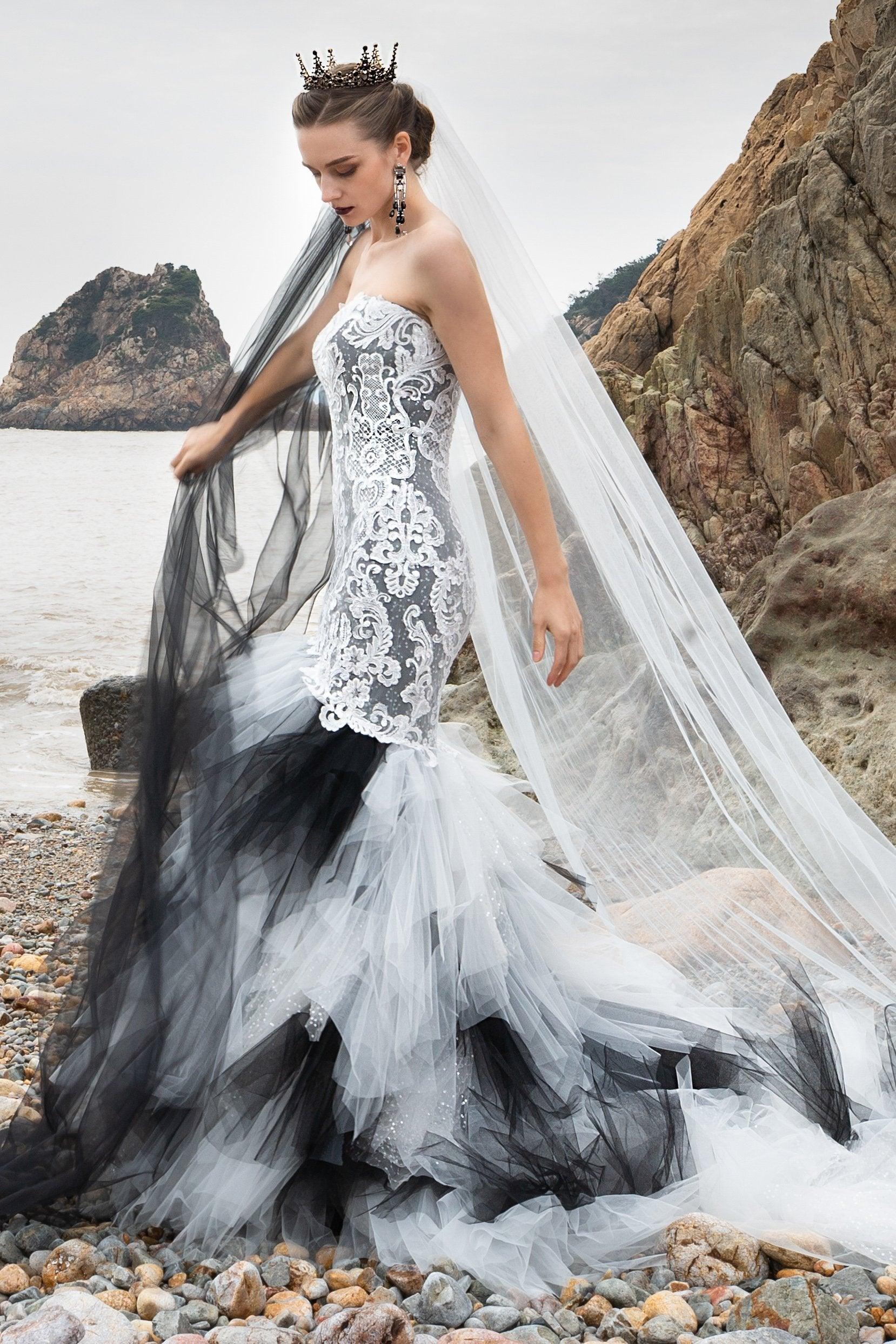 Trumpet-Mermaid Court Train Lace Tulle Wedding Dress CW2137 - COCOMELODY