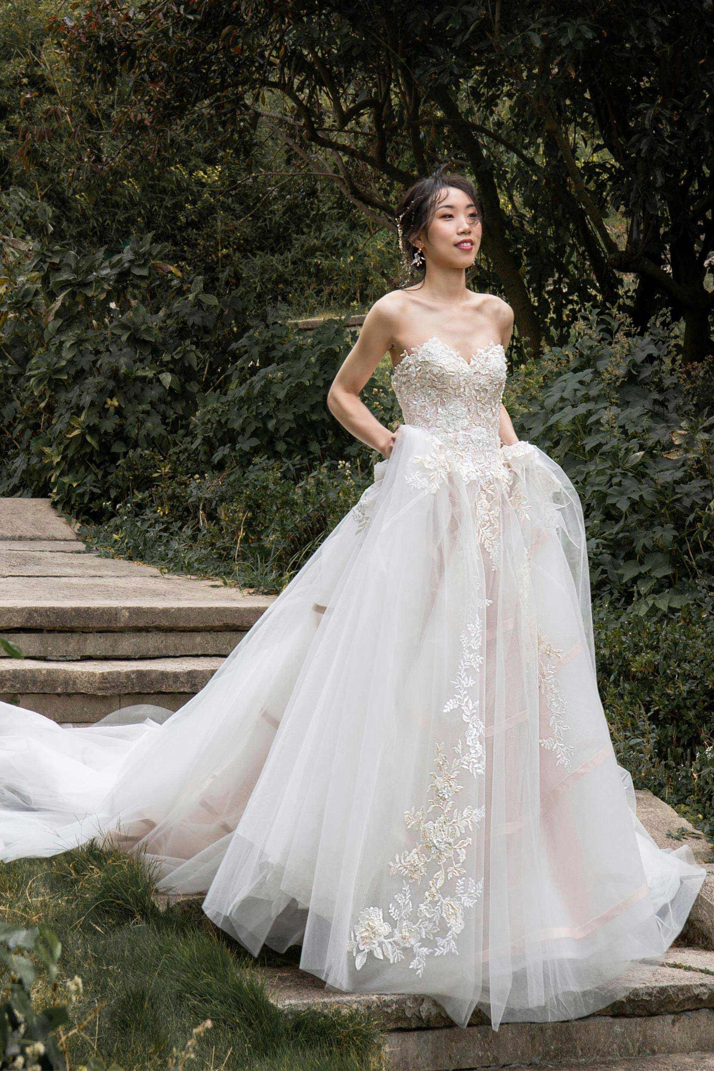 Princess Cathedral Train Tulle Wedding Dress CW2387 - COCOMELODY