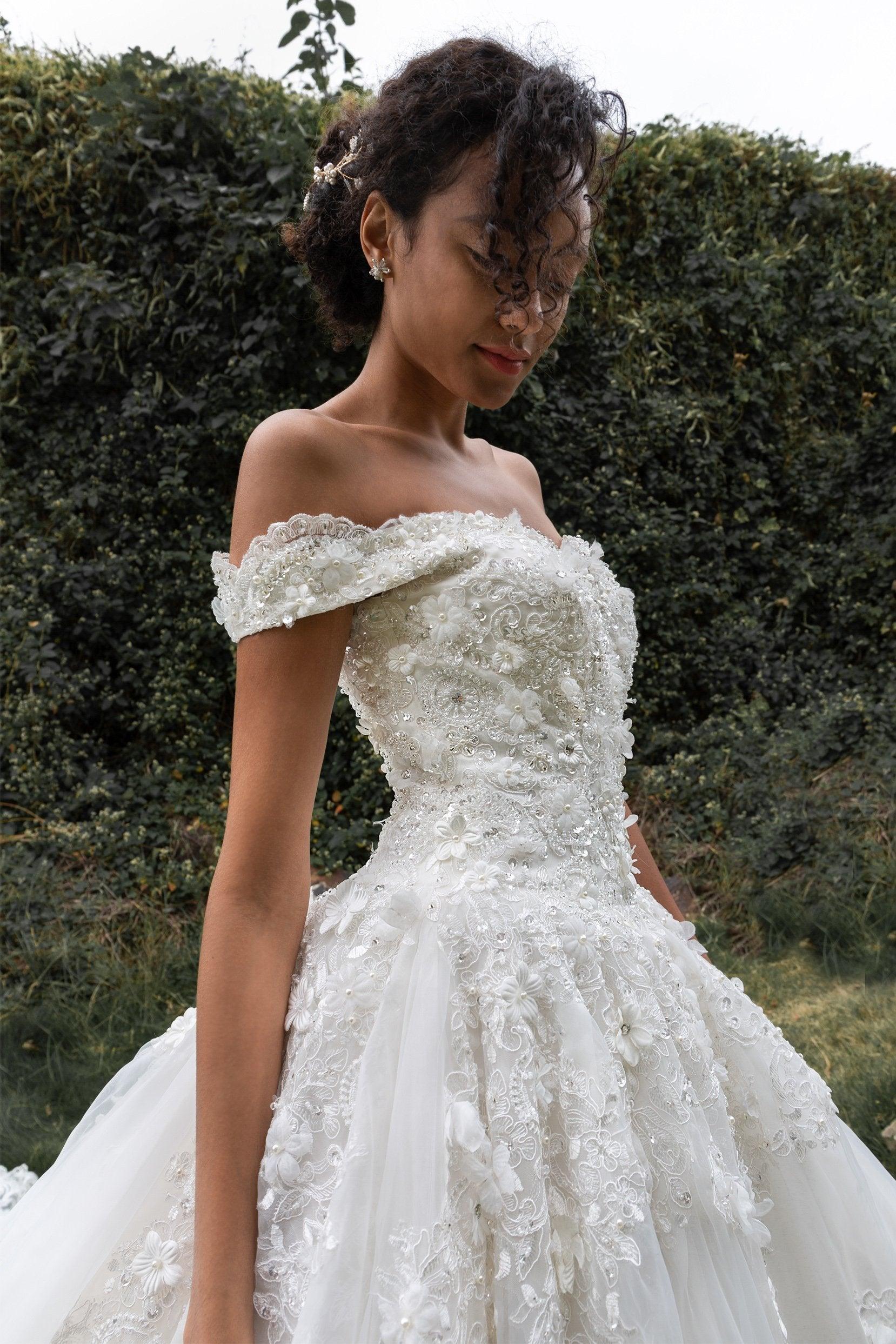 Princess Cathedral Train Tulle and Lace Wedding Dress LD4349 - COCOMELODY