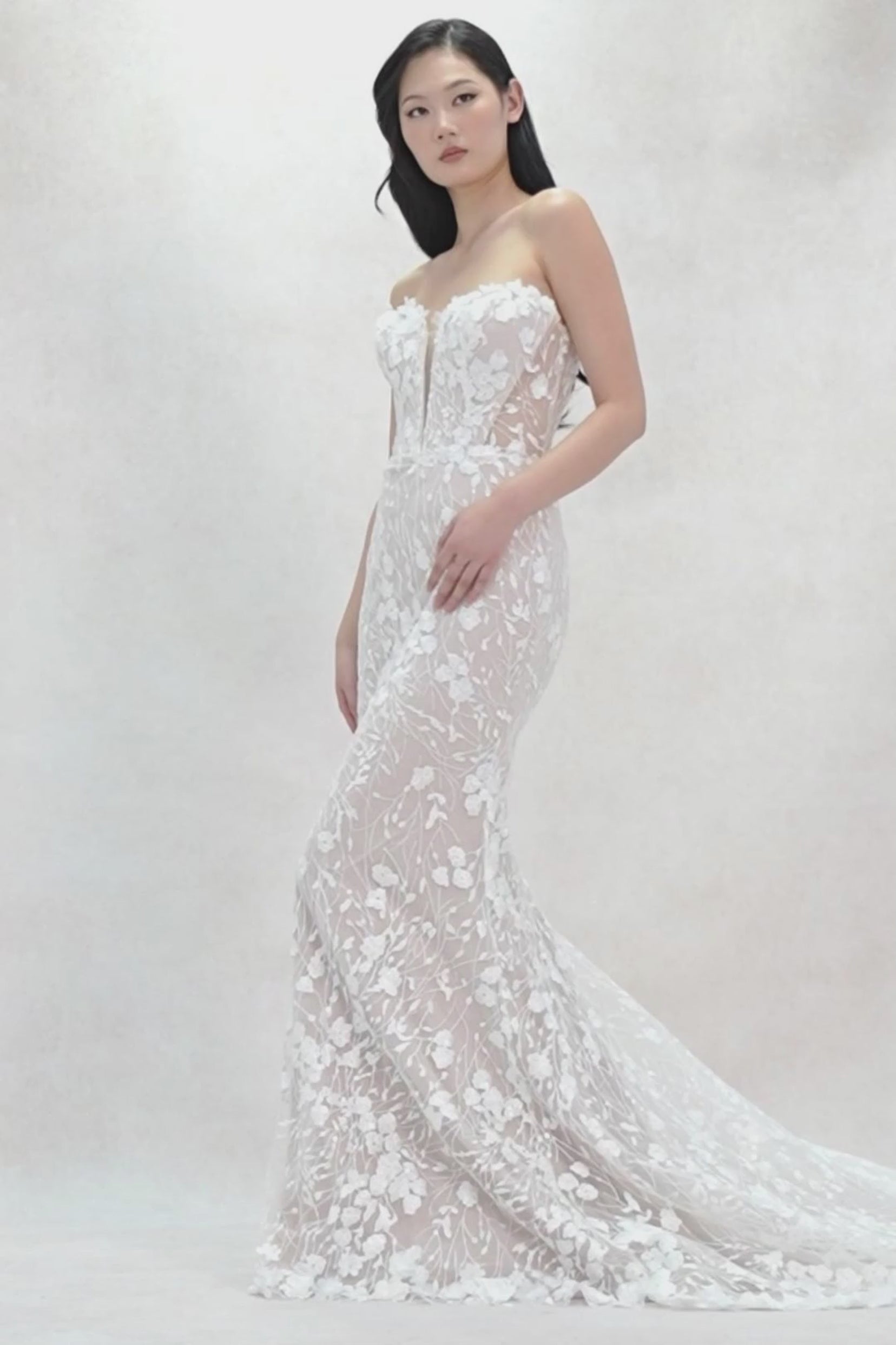 Trumpet-Mermaid Court Train Lace Wedding Dress CW3643 - COCOMELODY