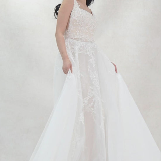 A-Line Sweep-Brush Train Tulle Wedding Dress CW3589 - COCOMELODY