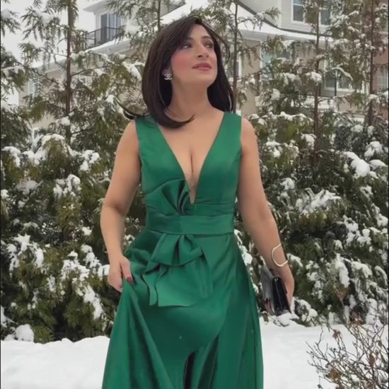 A Line V Neck Sleeveless Mother Of The Bride Dresses CM0341 - COCOMELODY