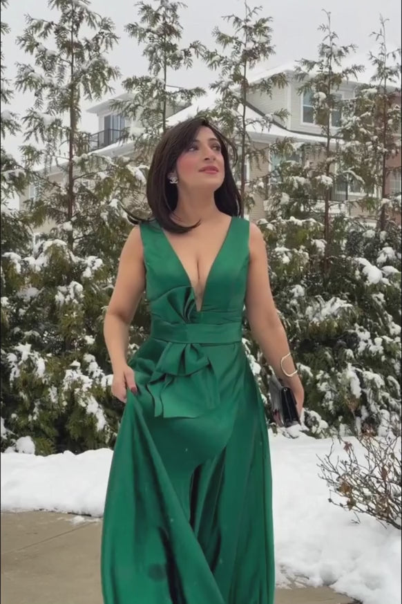 A Line V Neck Sleeveless Mother Of The Bride Dresses CM0341 - COCOMELODY