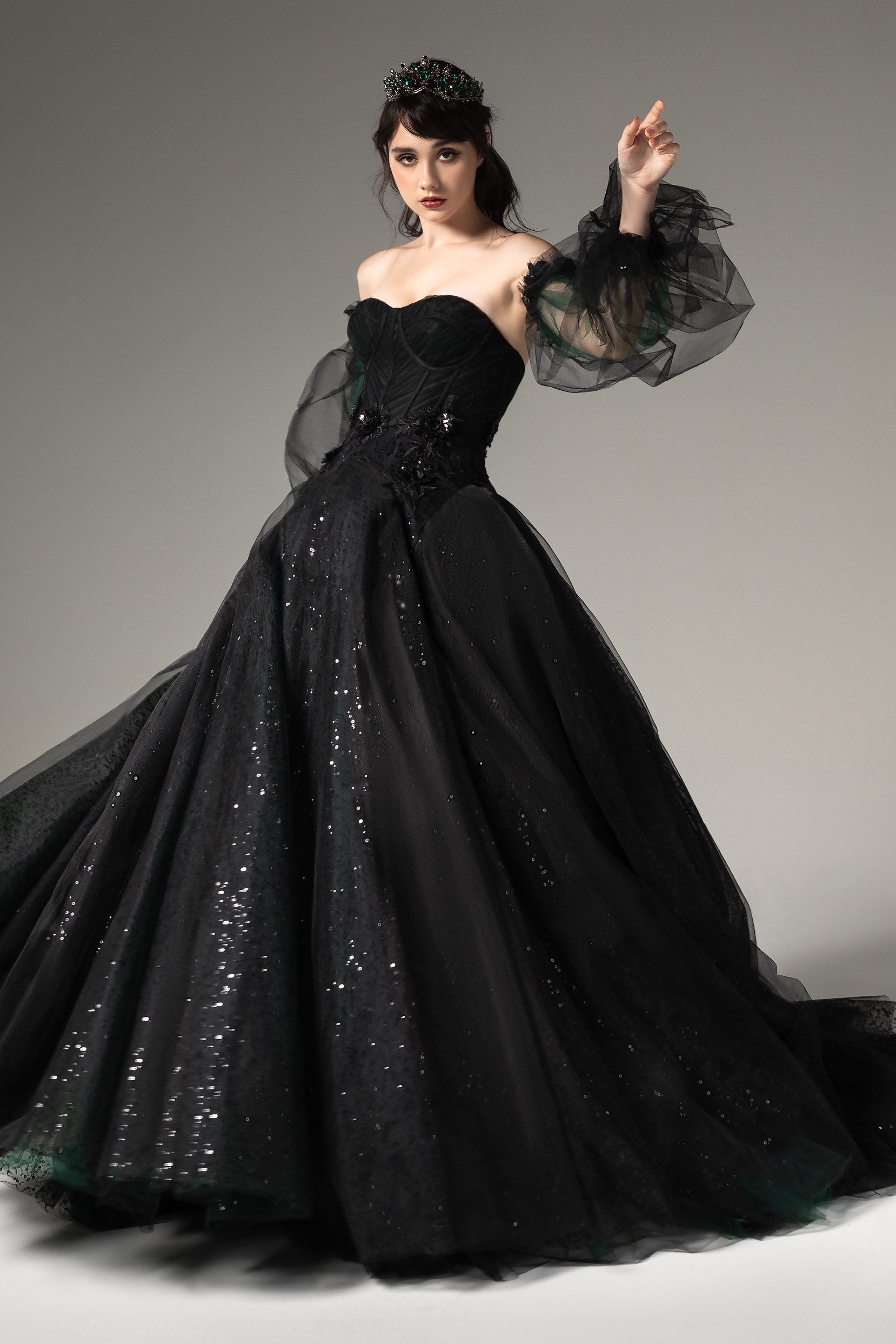 Black Strapless A-line Lace up-corset Tulle Wedding Dress