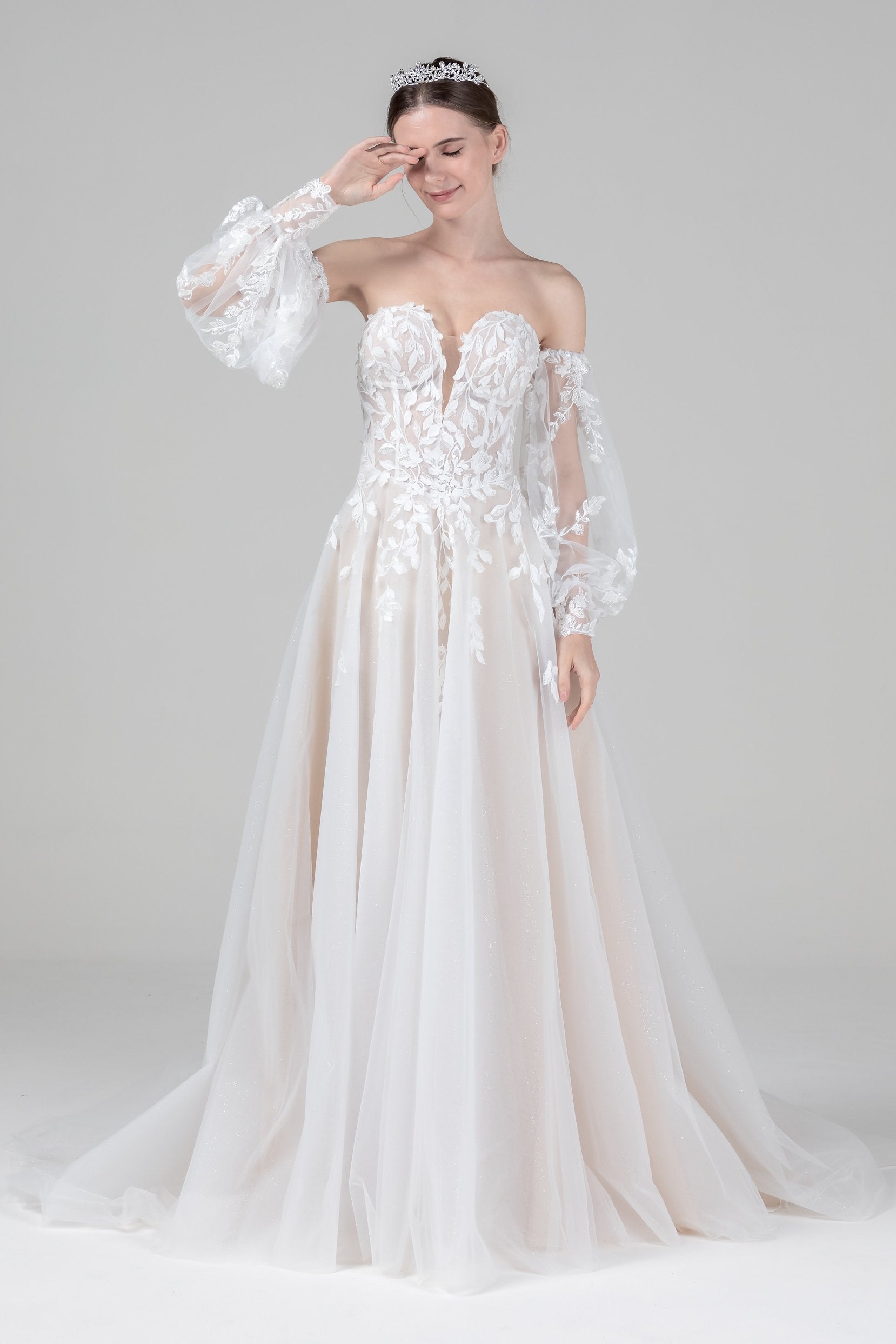 Bell Sleeve A-Line Sweetheart Court Train Tulle Boho Wedding Dress