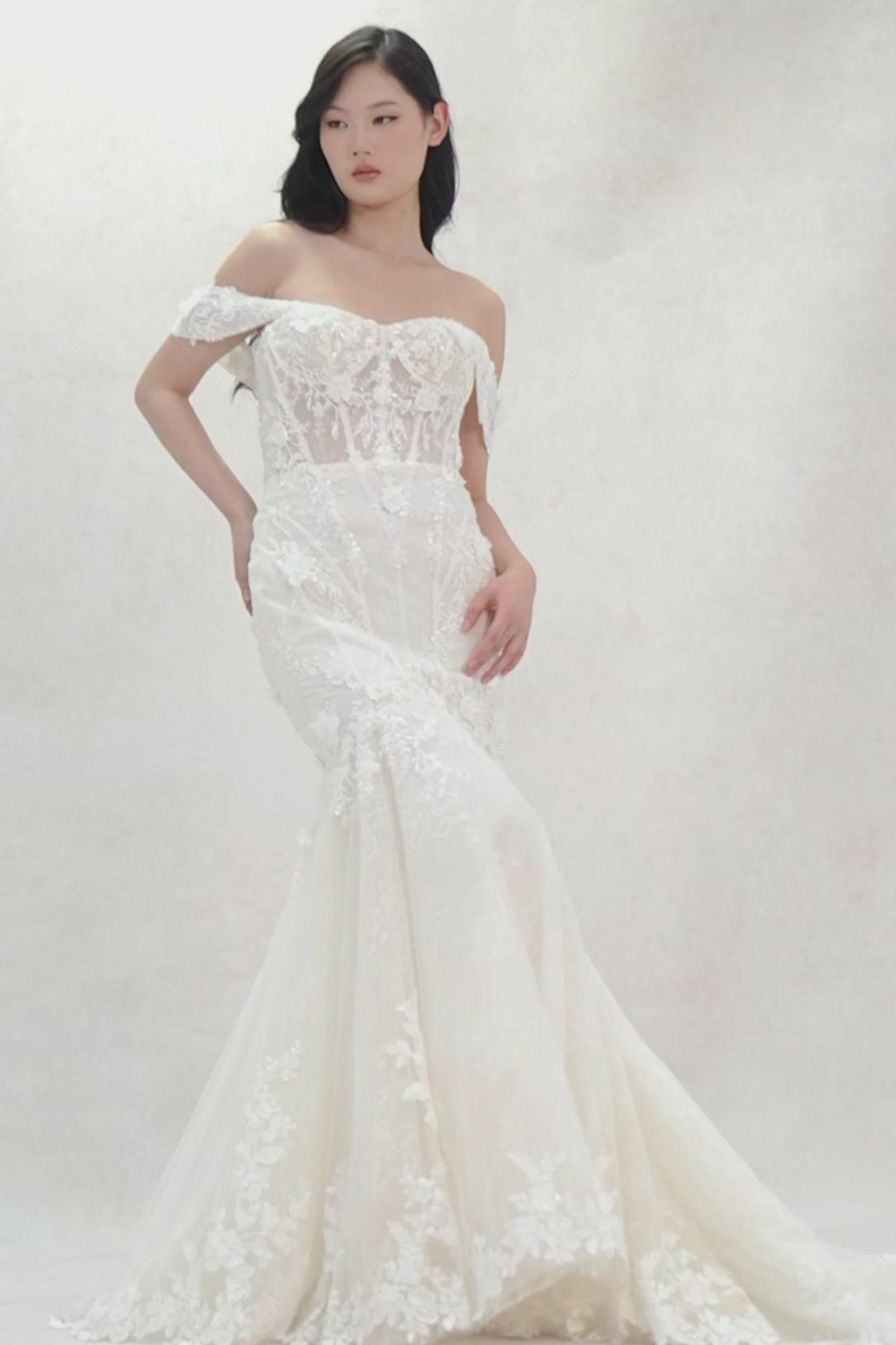 Trumpet-Mermaid Court Train Tulle Wedding Dress CW3648 - COCOMELODY