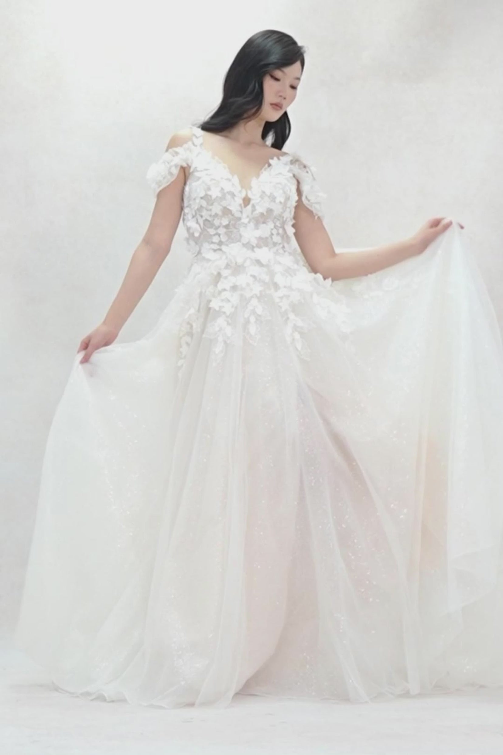 A-Line Sweep-Brush Train Tulle Wedding Dress CW3630 - COCOMELODY