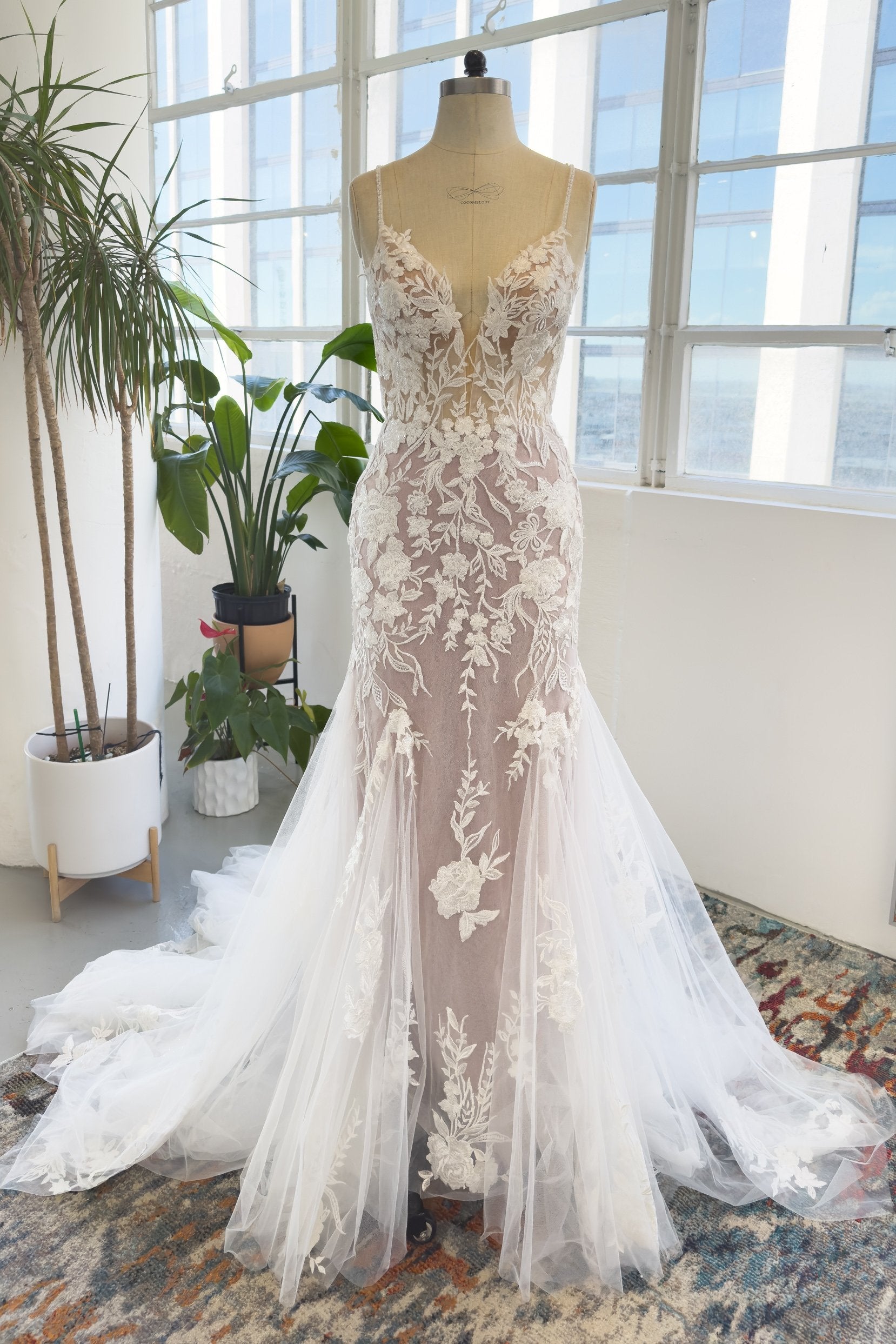 Trumpet V-Neck Court Train Lace Tulle Zipper Wedding Dress