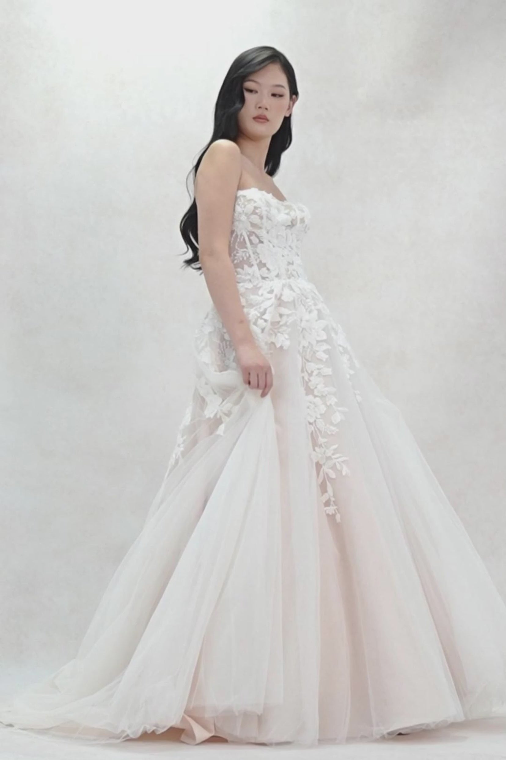 A-Line Sweep-Brush Train Tulle Wedding Dress CW3628 - COCOMELODY