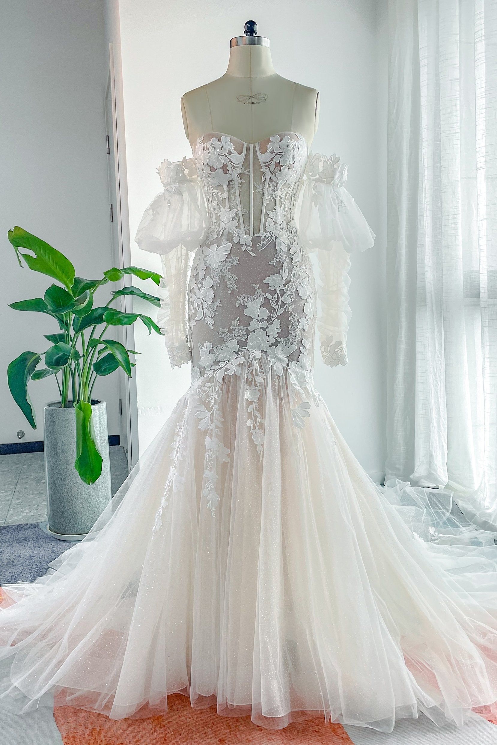 Elegant Lace Tulle Mermaid Wedding Dresses Chapel Train Sweetheart Puff Sleeves COCOMELODY CW3133, 45 Days / Ivory / US8-UK10-EUR38